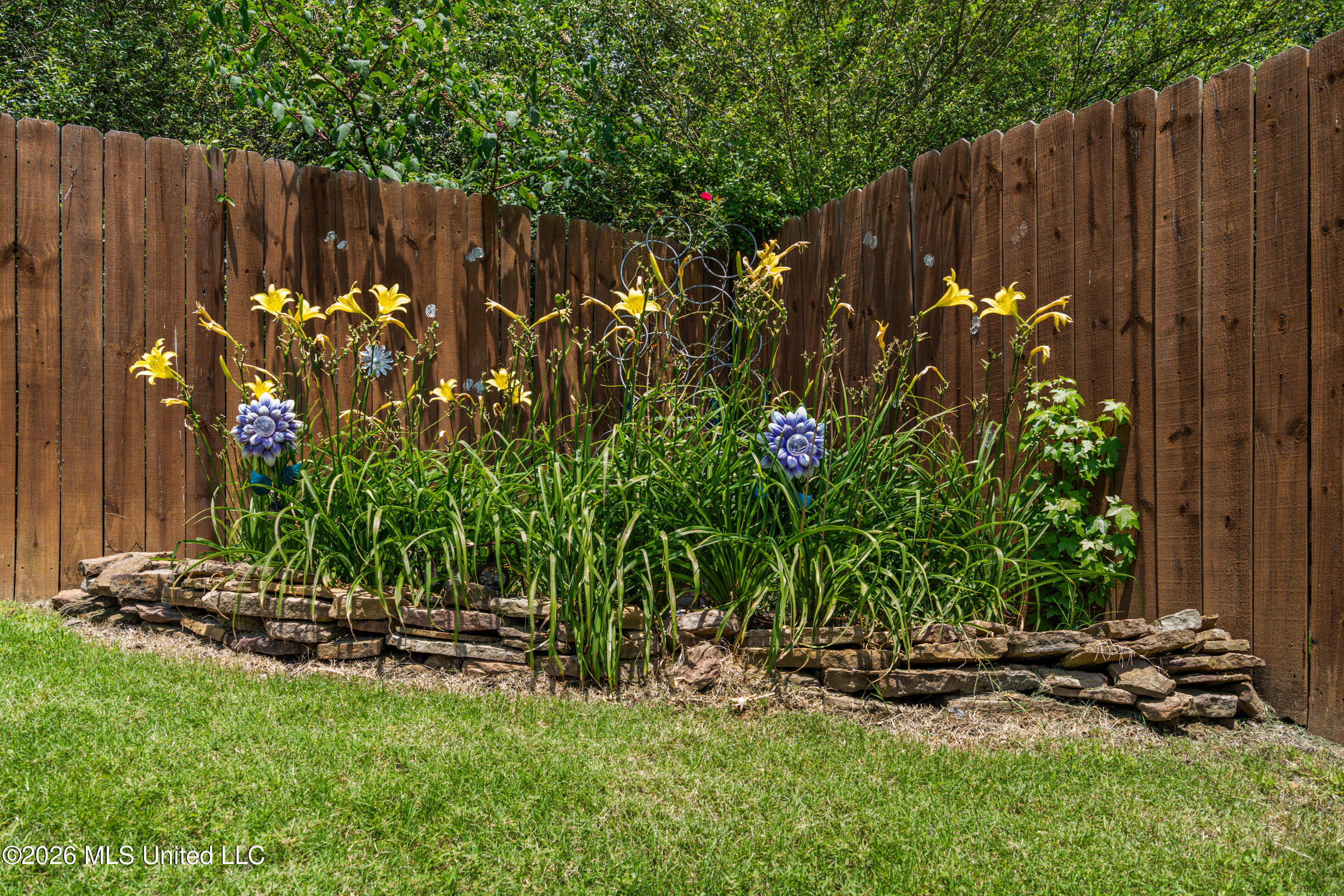8828 Shallow Creek Drive Property Photo 42