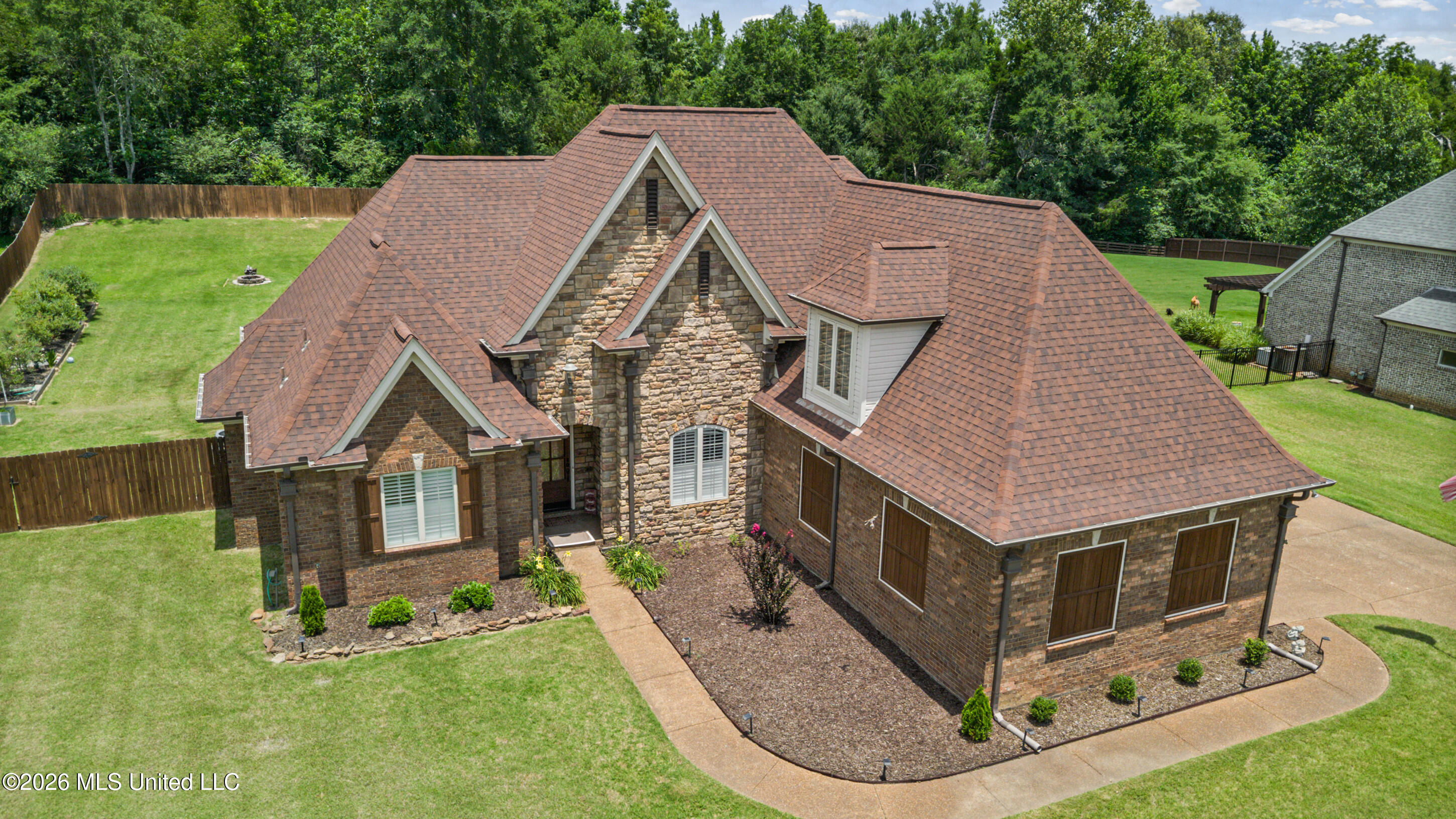 8828 Shallow Creek Drive Property Photo 57