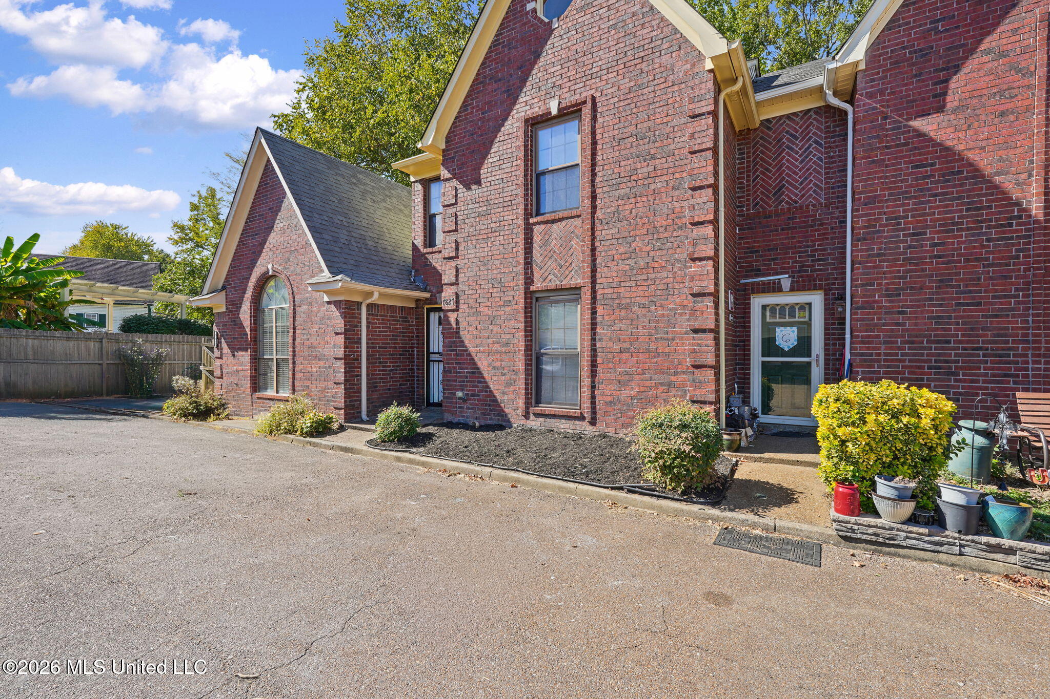 7827 Cayleb Lane Property Photo 3