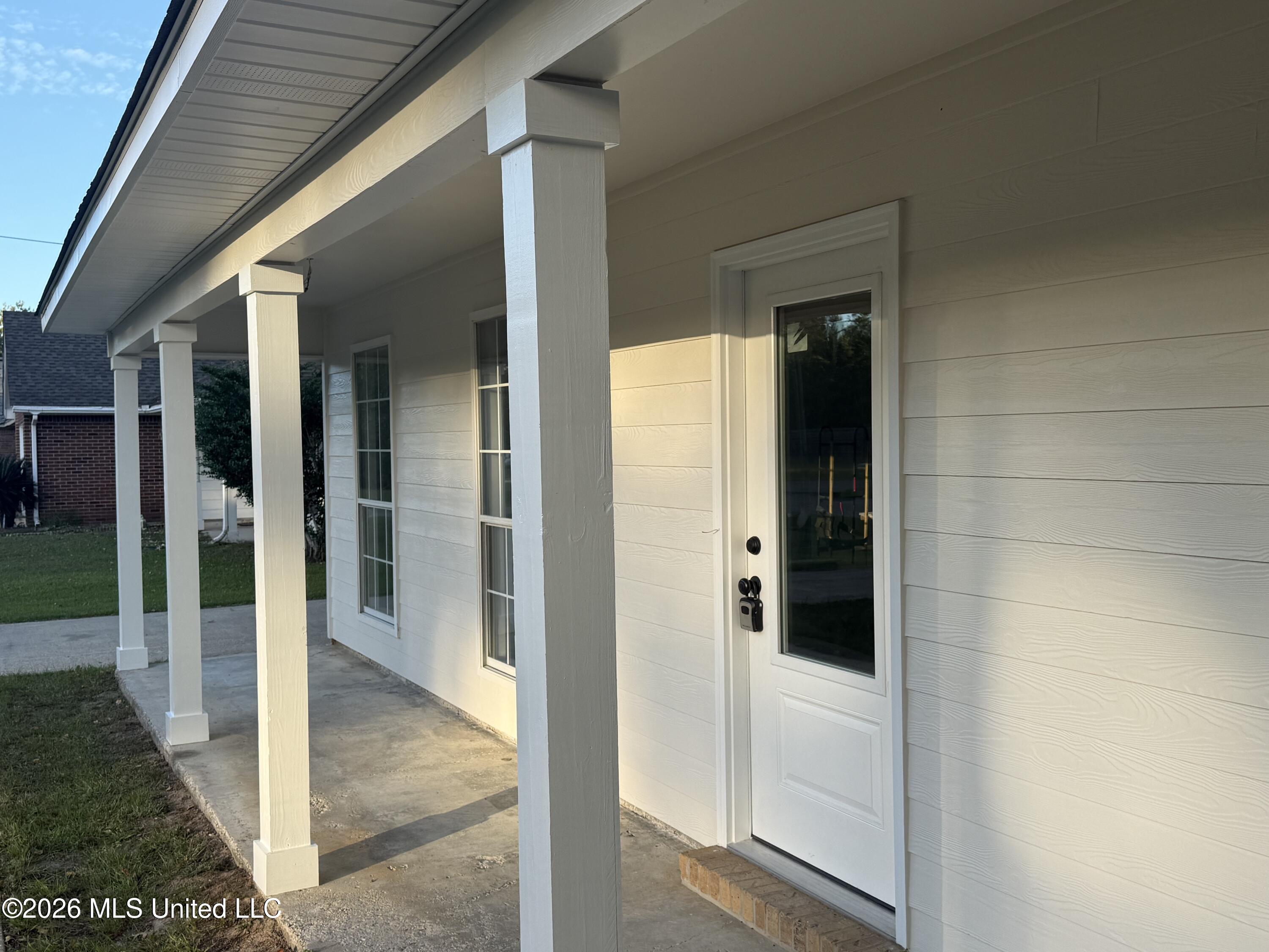 2208 Starfish Road Property Photo 5