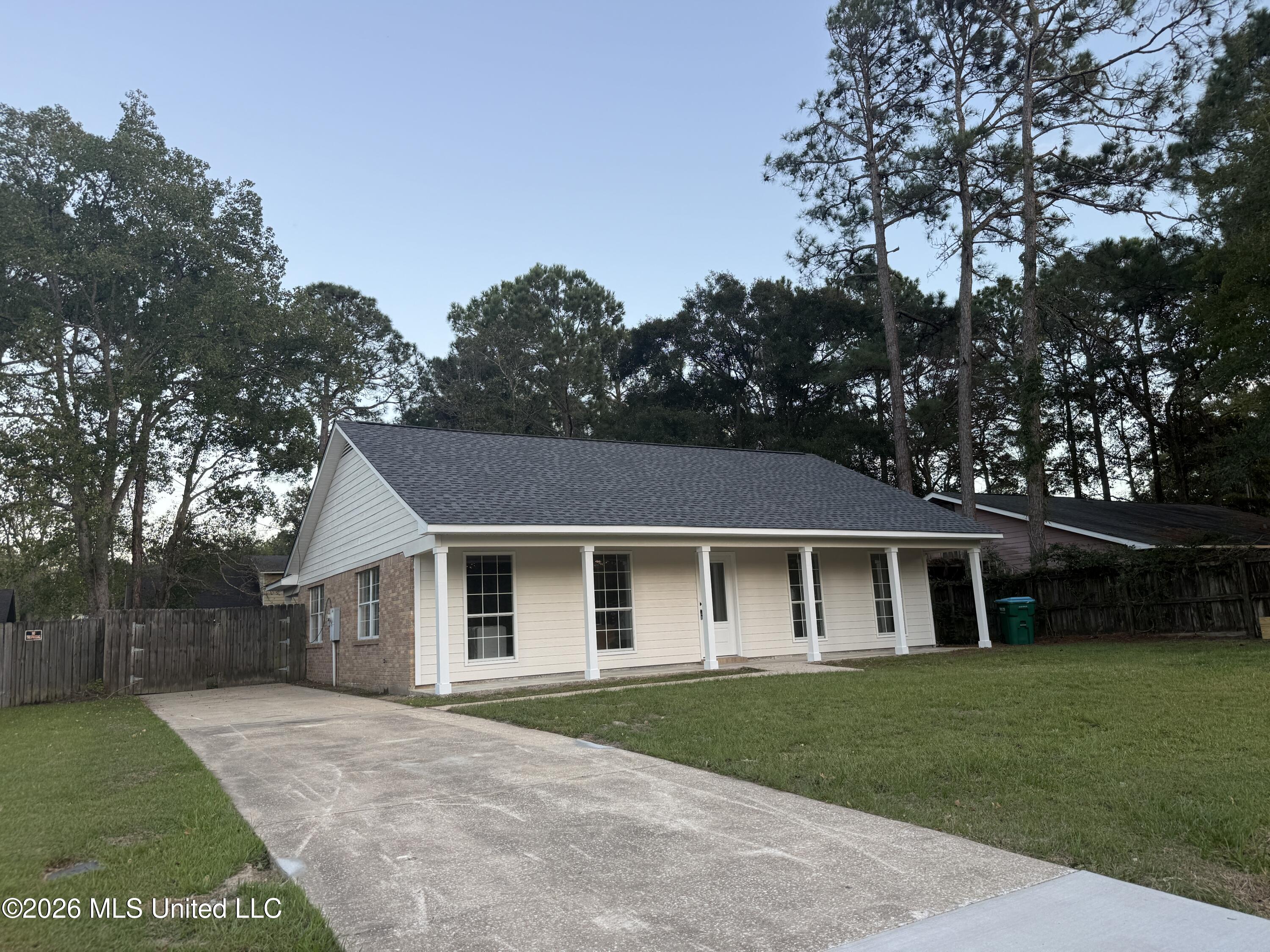 2208 Starfish Road Property Photo 8