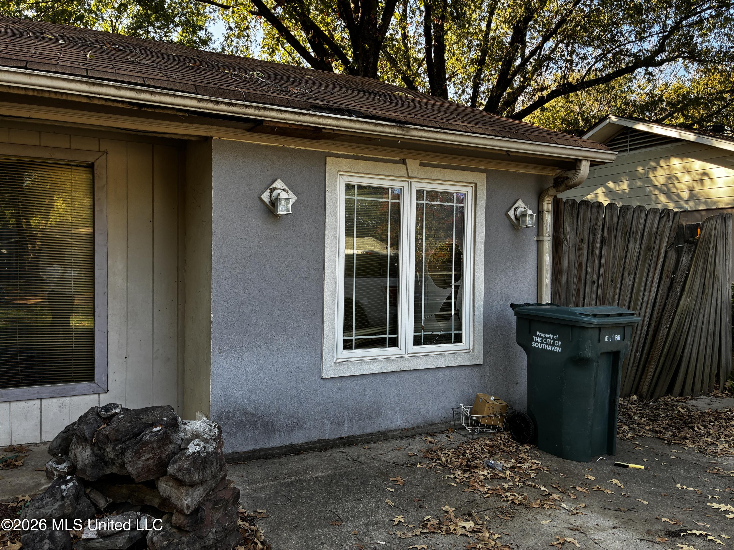 8229 Pinebrook Drive Property Photo 3