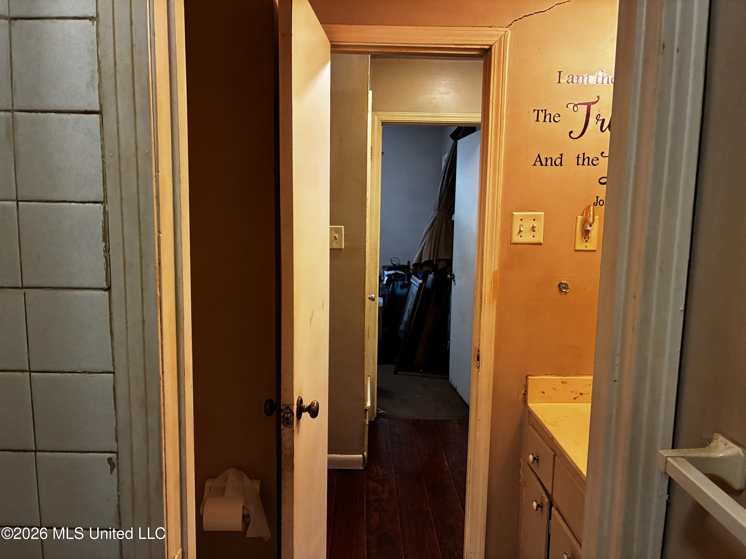 8229 Pinebrook Drive Property Photo 16