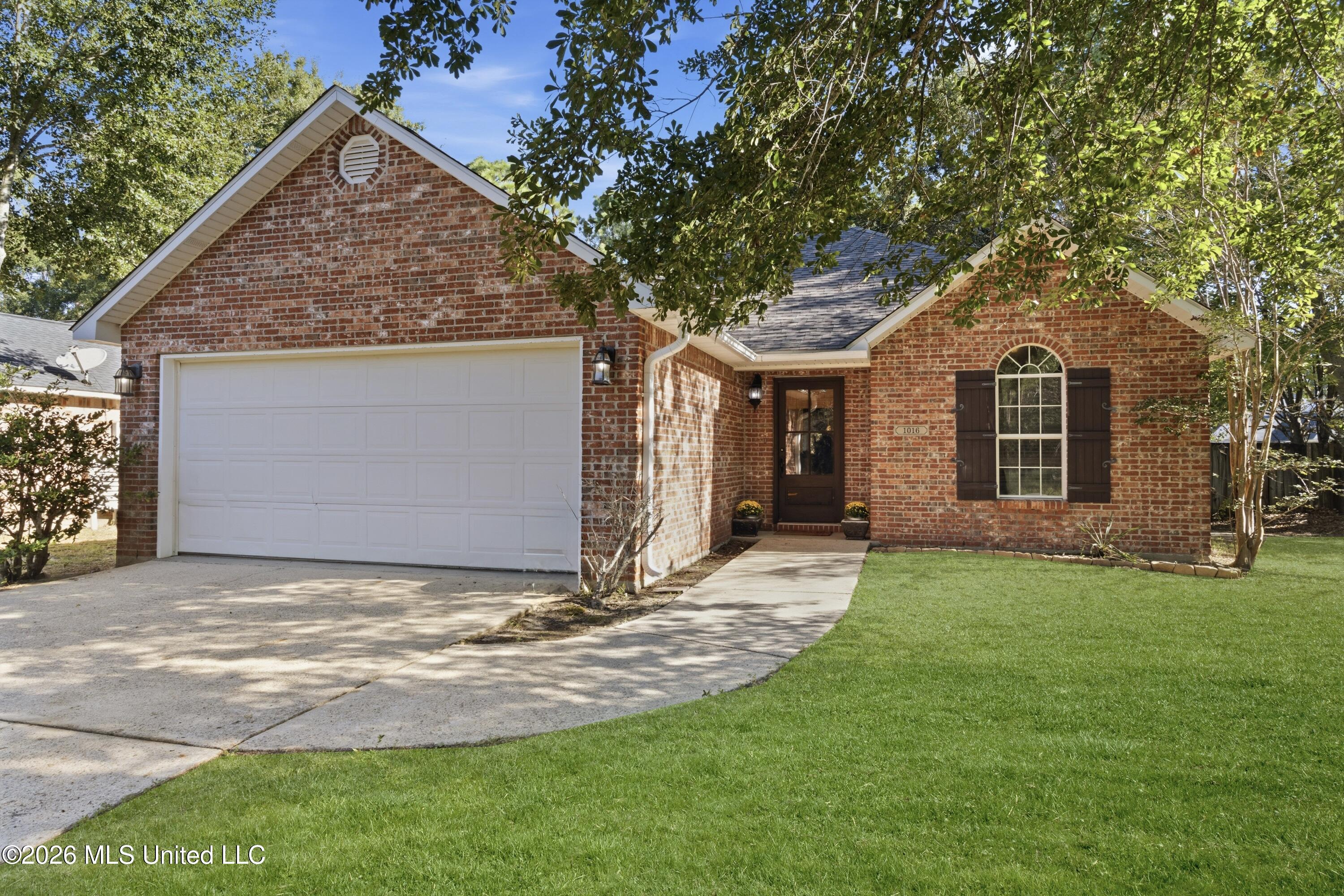1016 Sycamore Street Property Photo 1