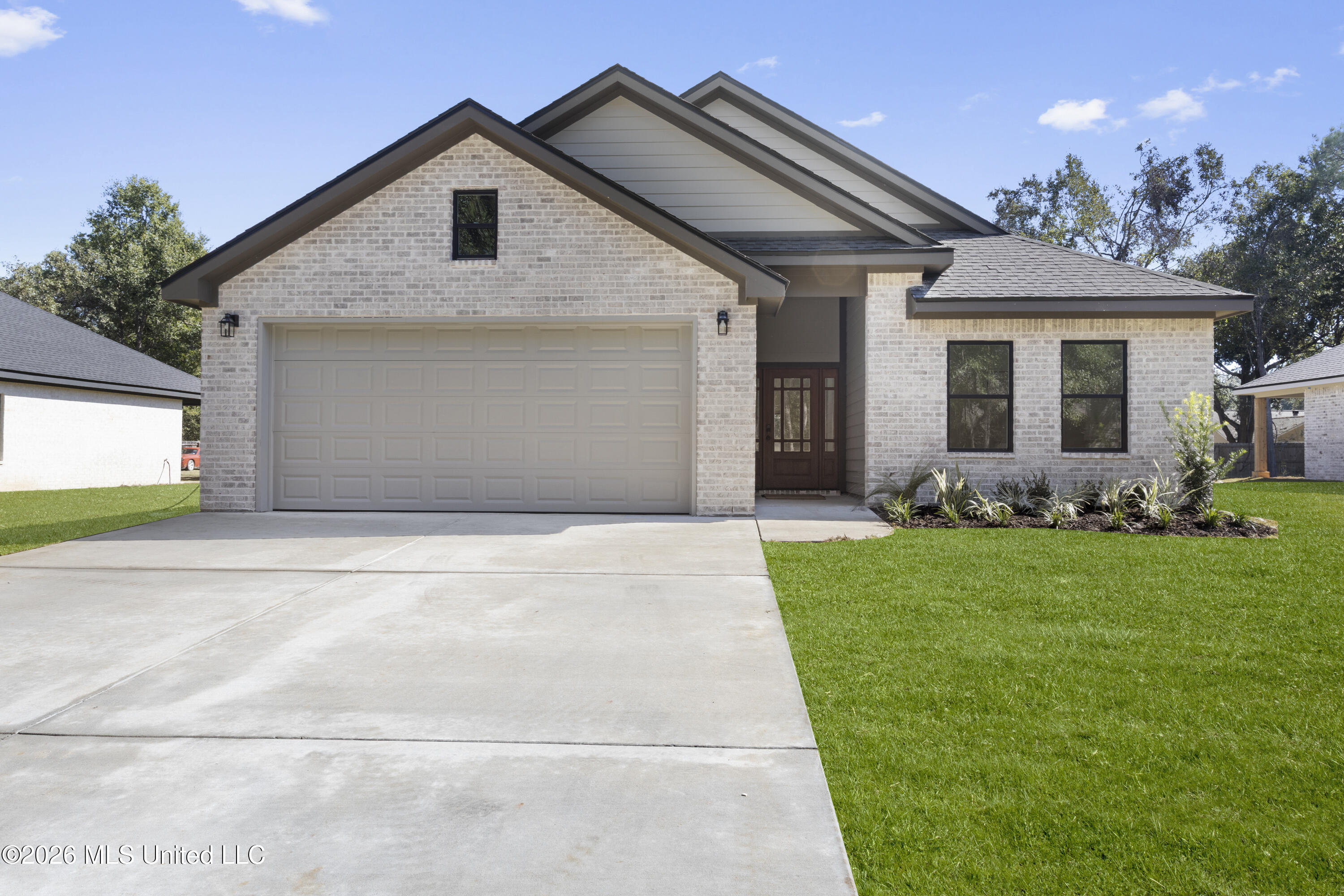 1612 Deer Street Property Photo 1