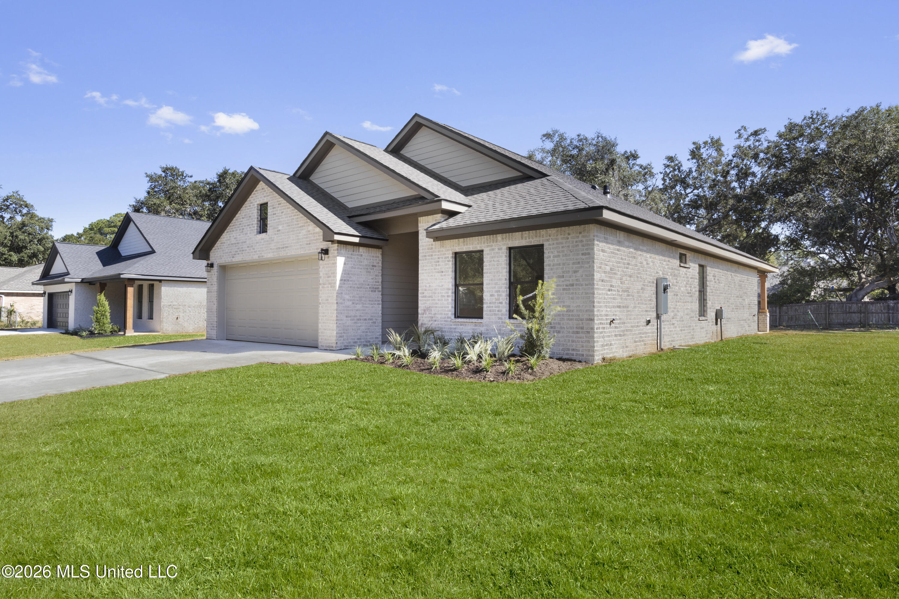 1612 Deer Street Property Photo 2