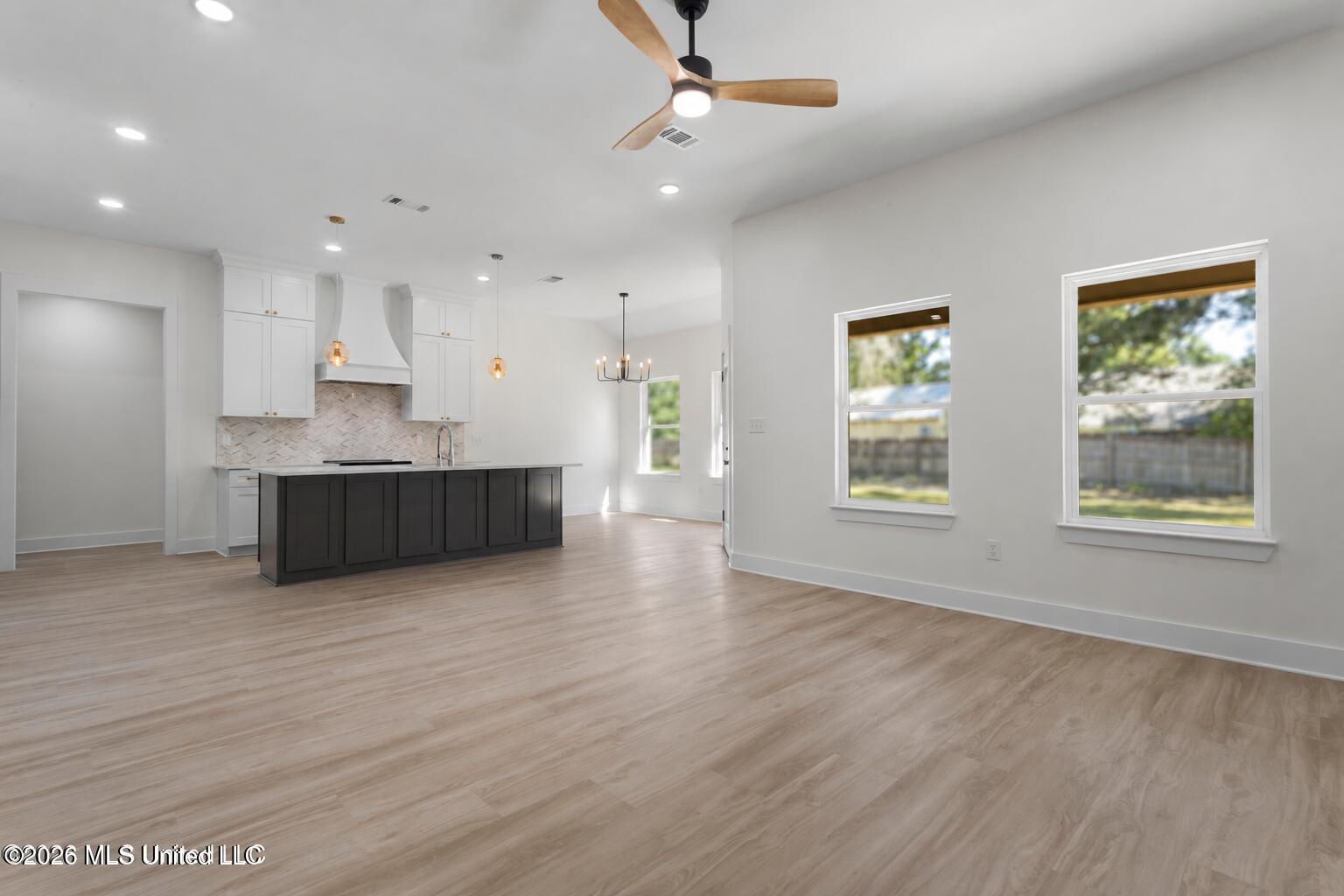 1612 Deer Street Property Photo 10