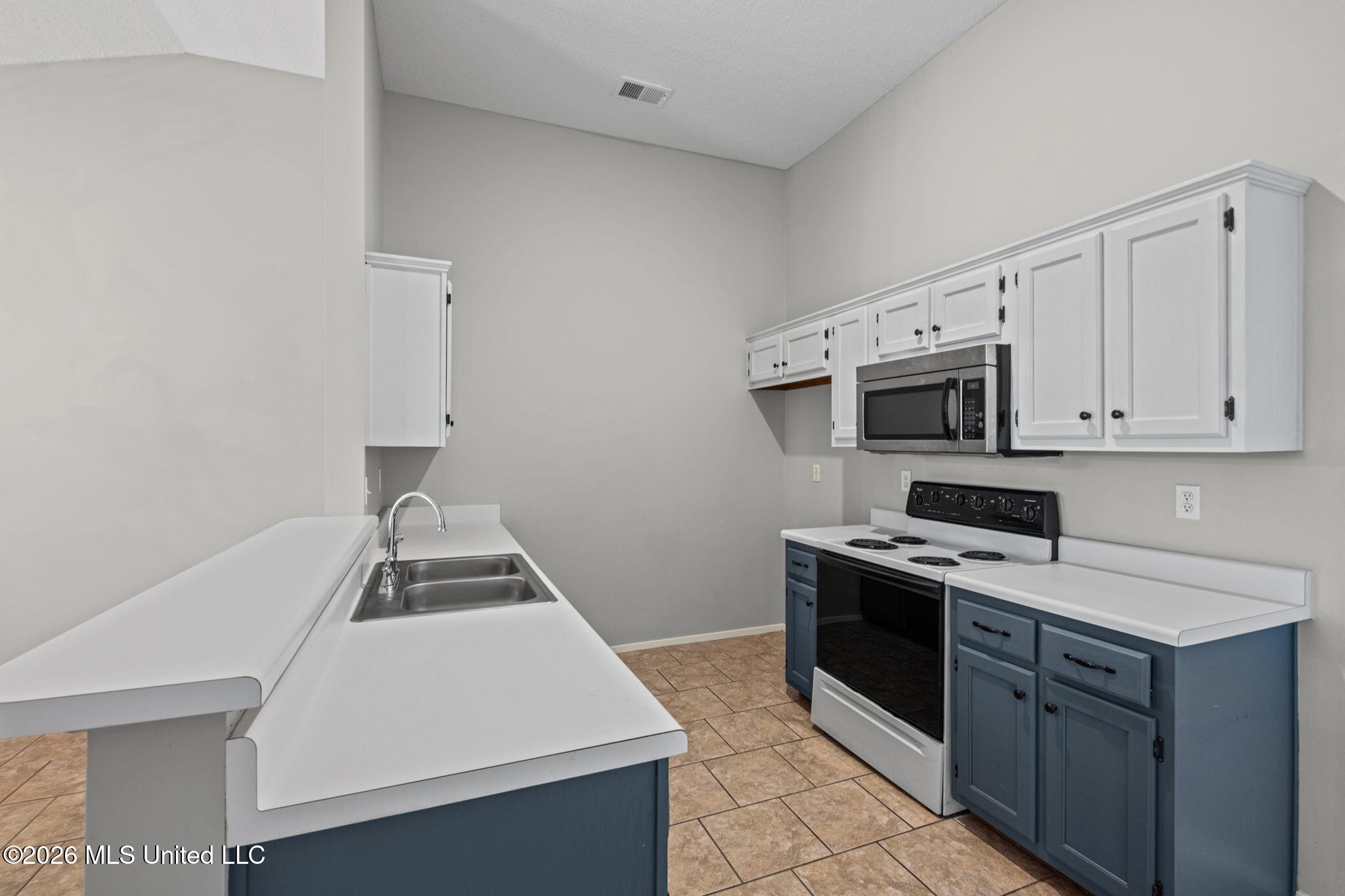 9336 Huron Drive Property Photo 5