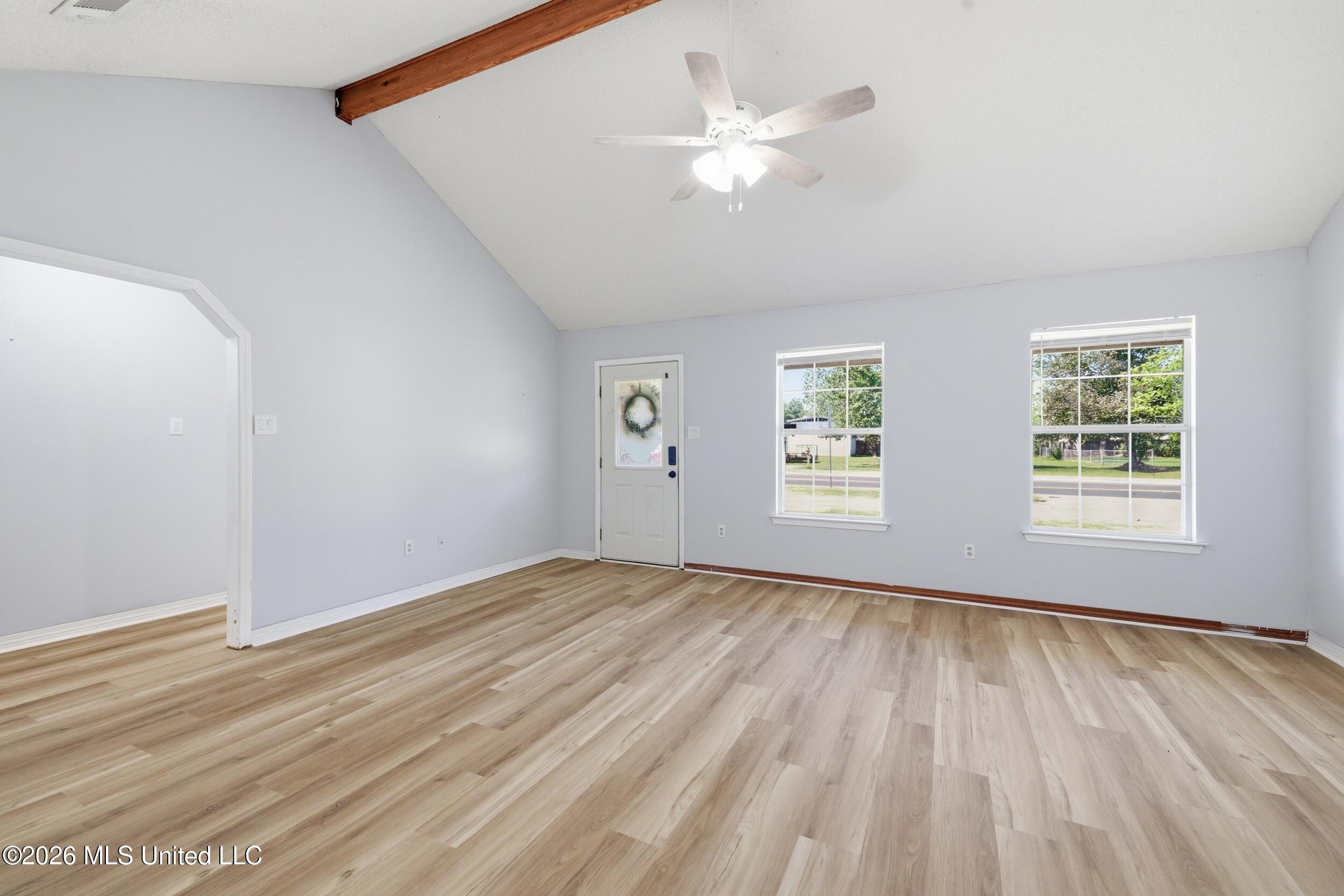 3208 Beachview Drive Property Photo 6