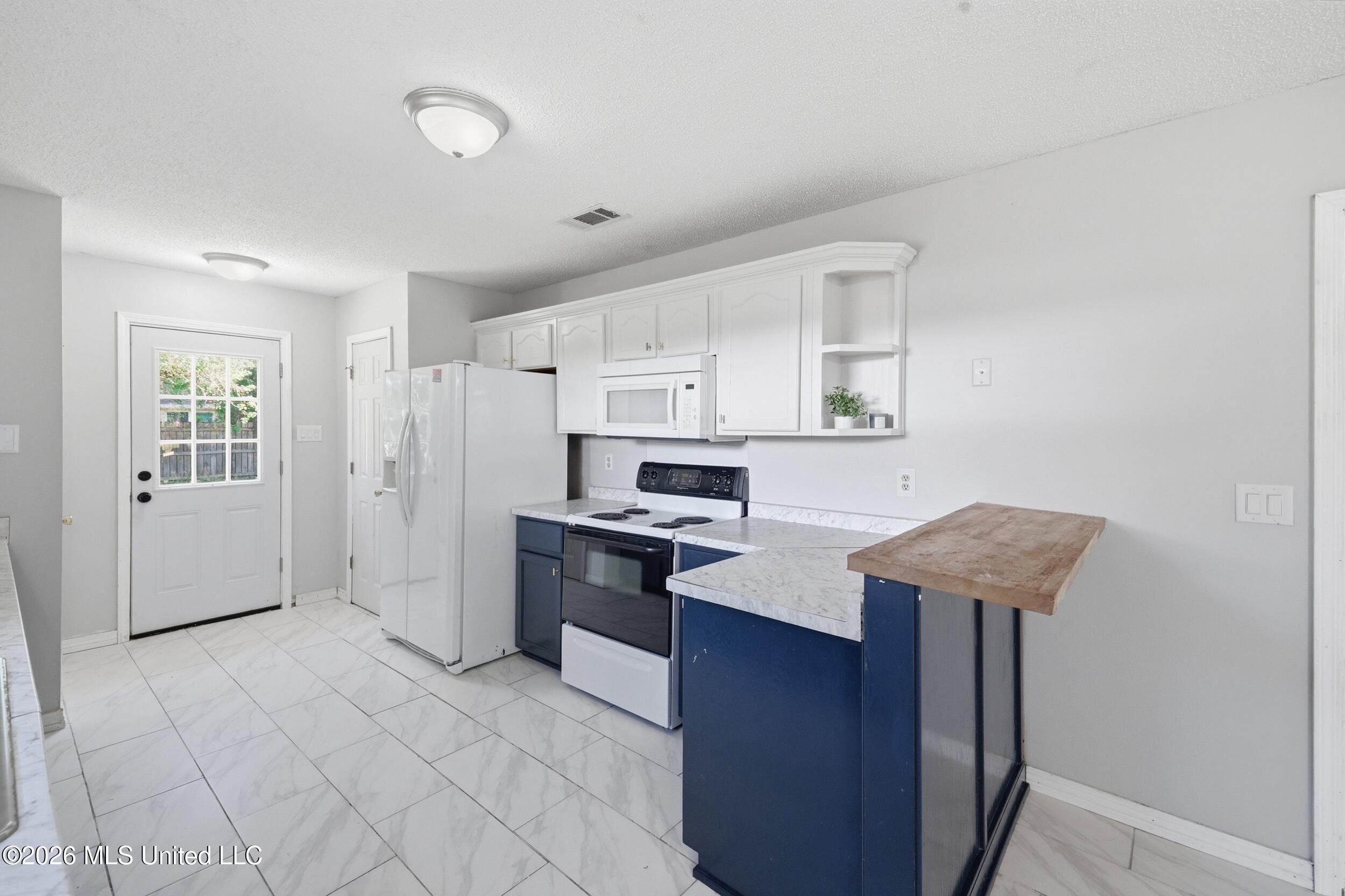 3208 Beachview Drive Property Photo 10