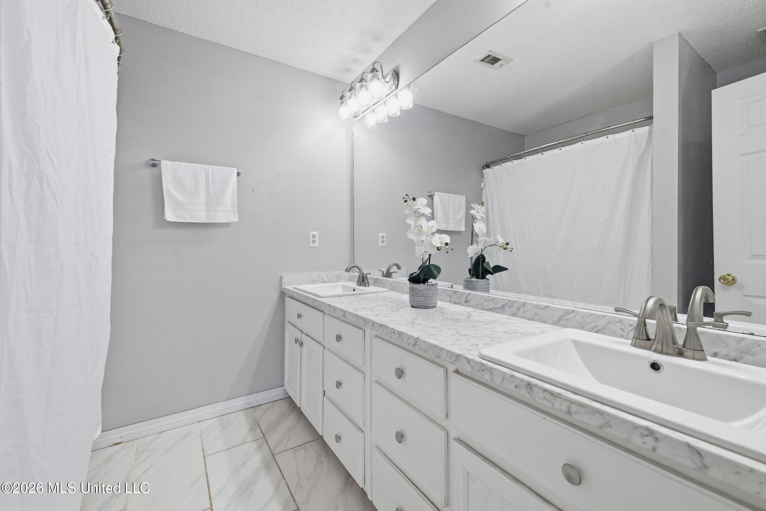 3208 Beachview Drive Property Photo 19