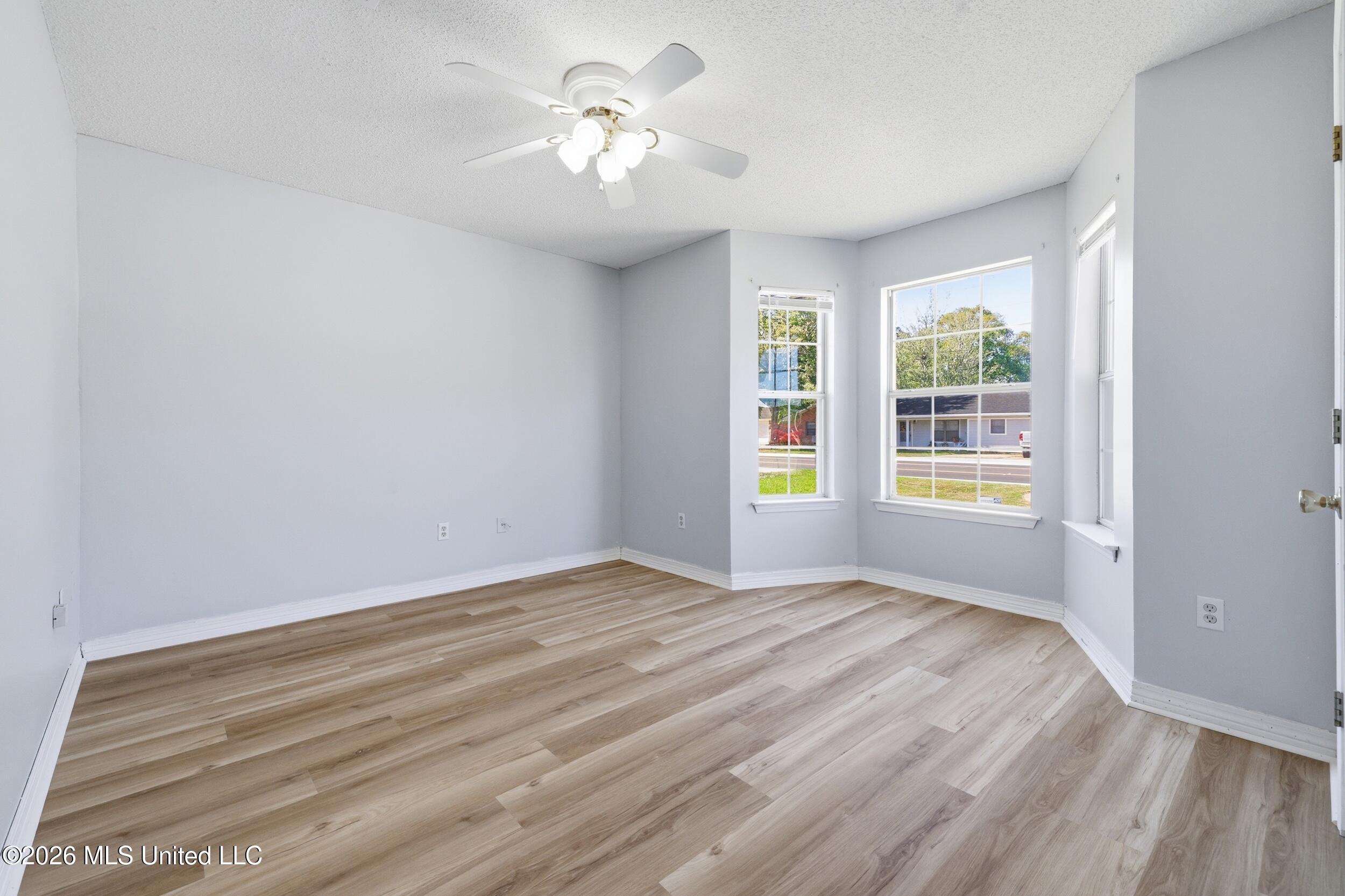 3208 Beachview Drive Property Photo 22