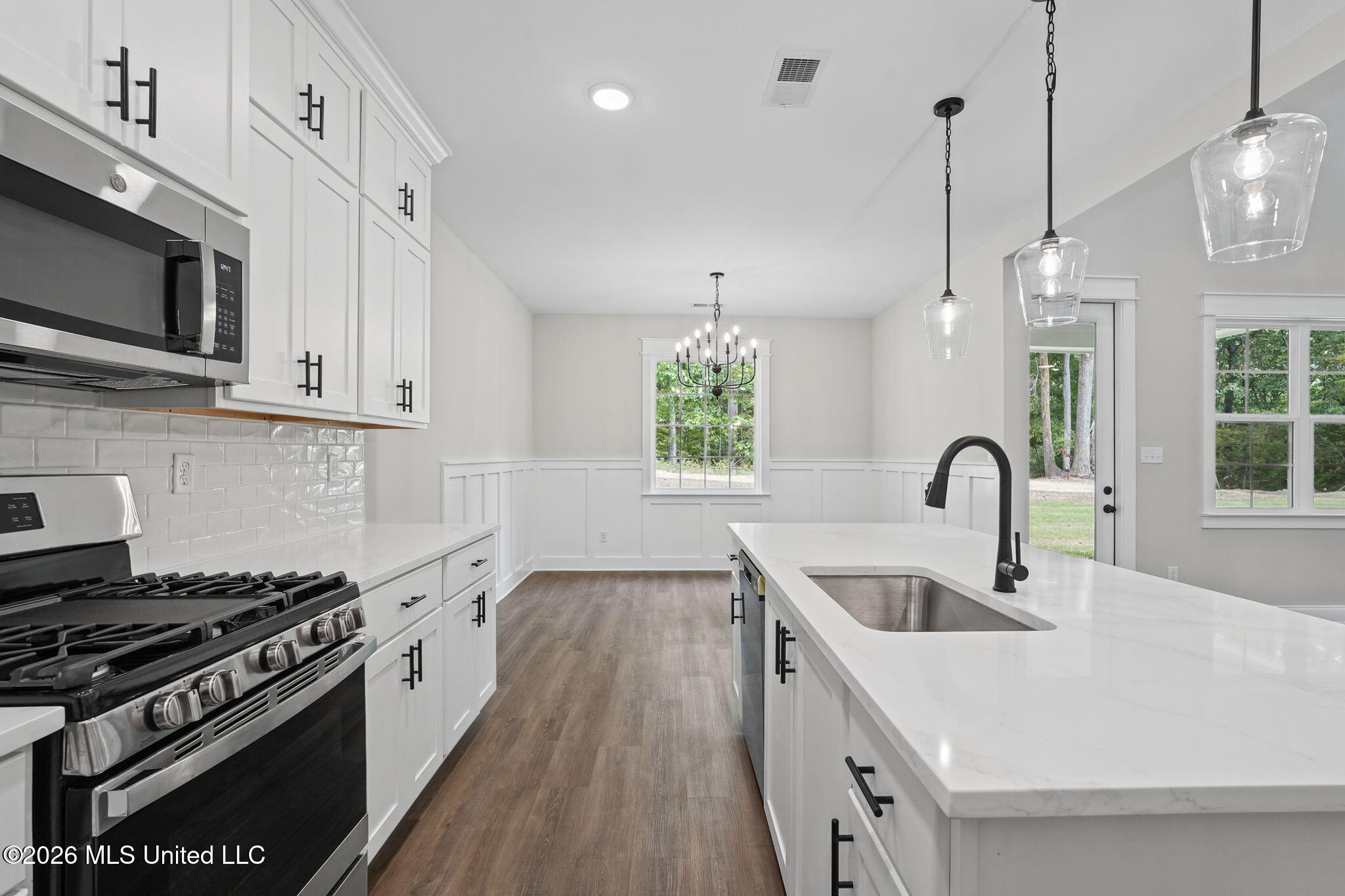7160 Soaring Oaks Cove Property Photo 7