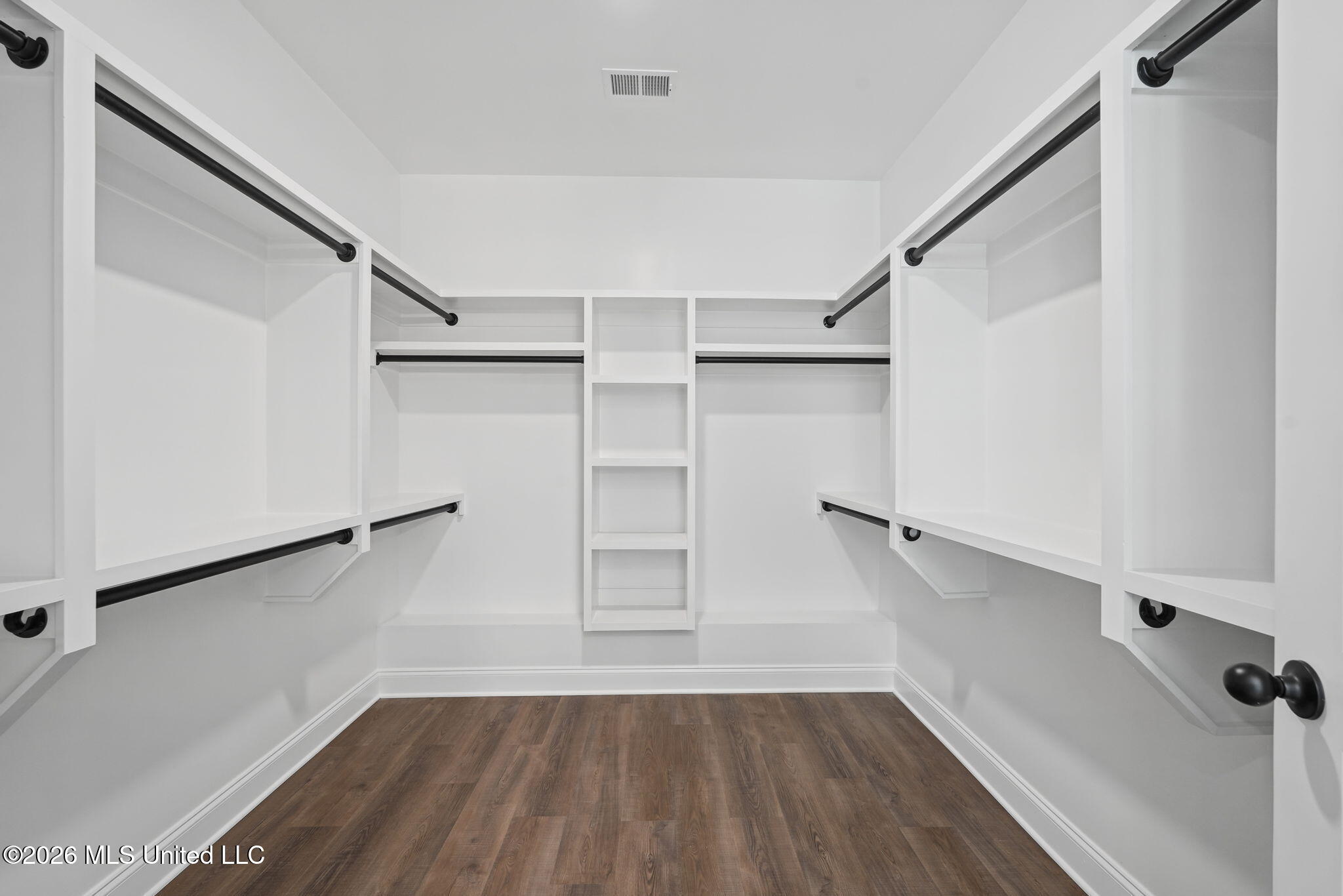 7160 Soaring Oaks Cove Property Photo 13