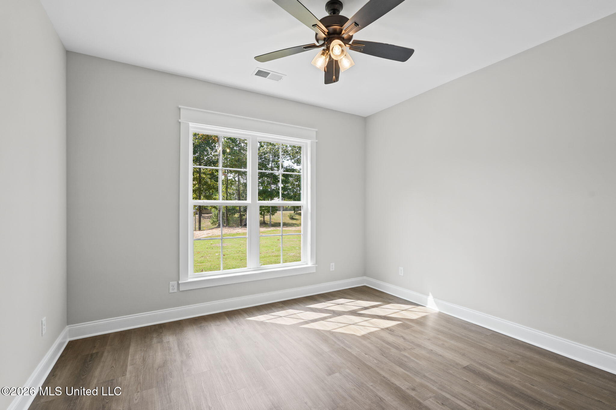7160 Soaring Oaks Cove Property Photo 15