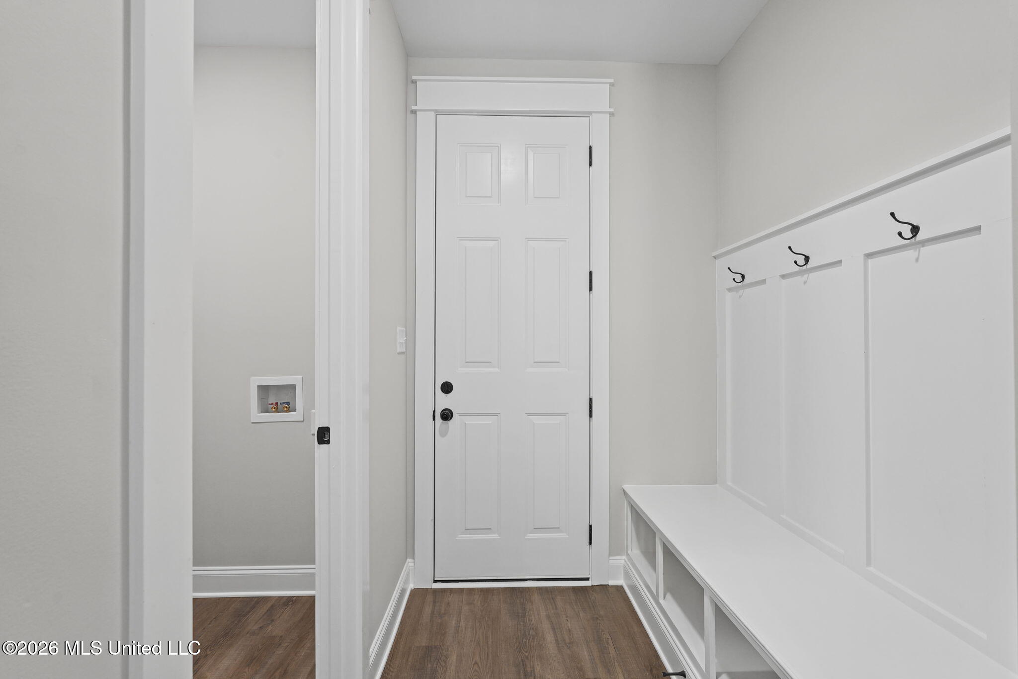 7160 Soaring Oaks Cove Property Photo 17