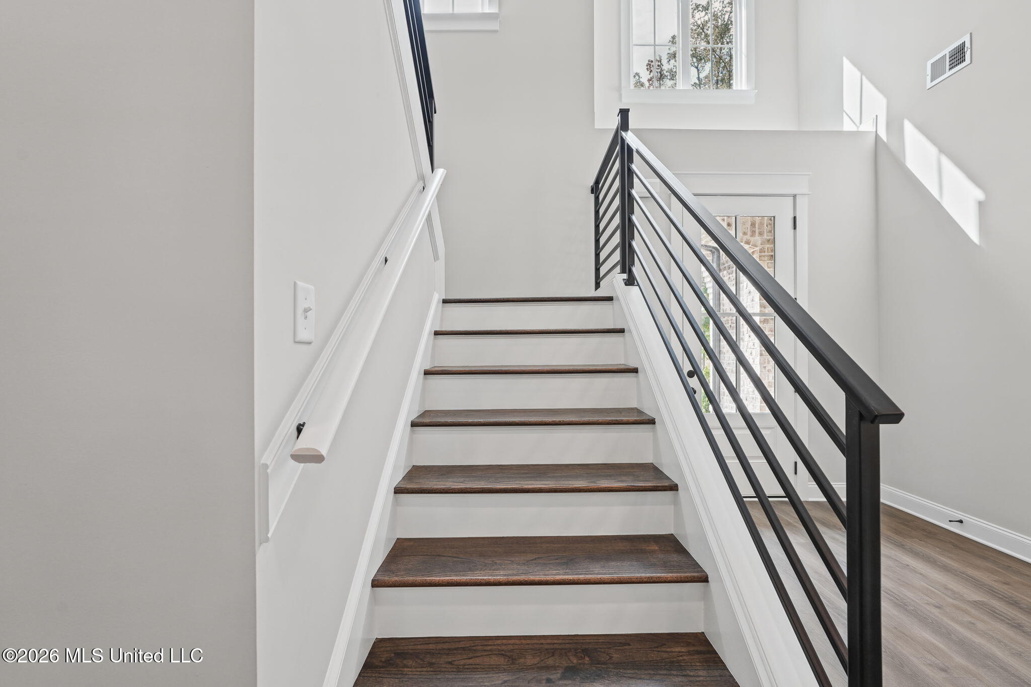 7160 Soaring Oaks Cove Property Photo 18