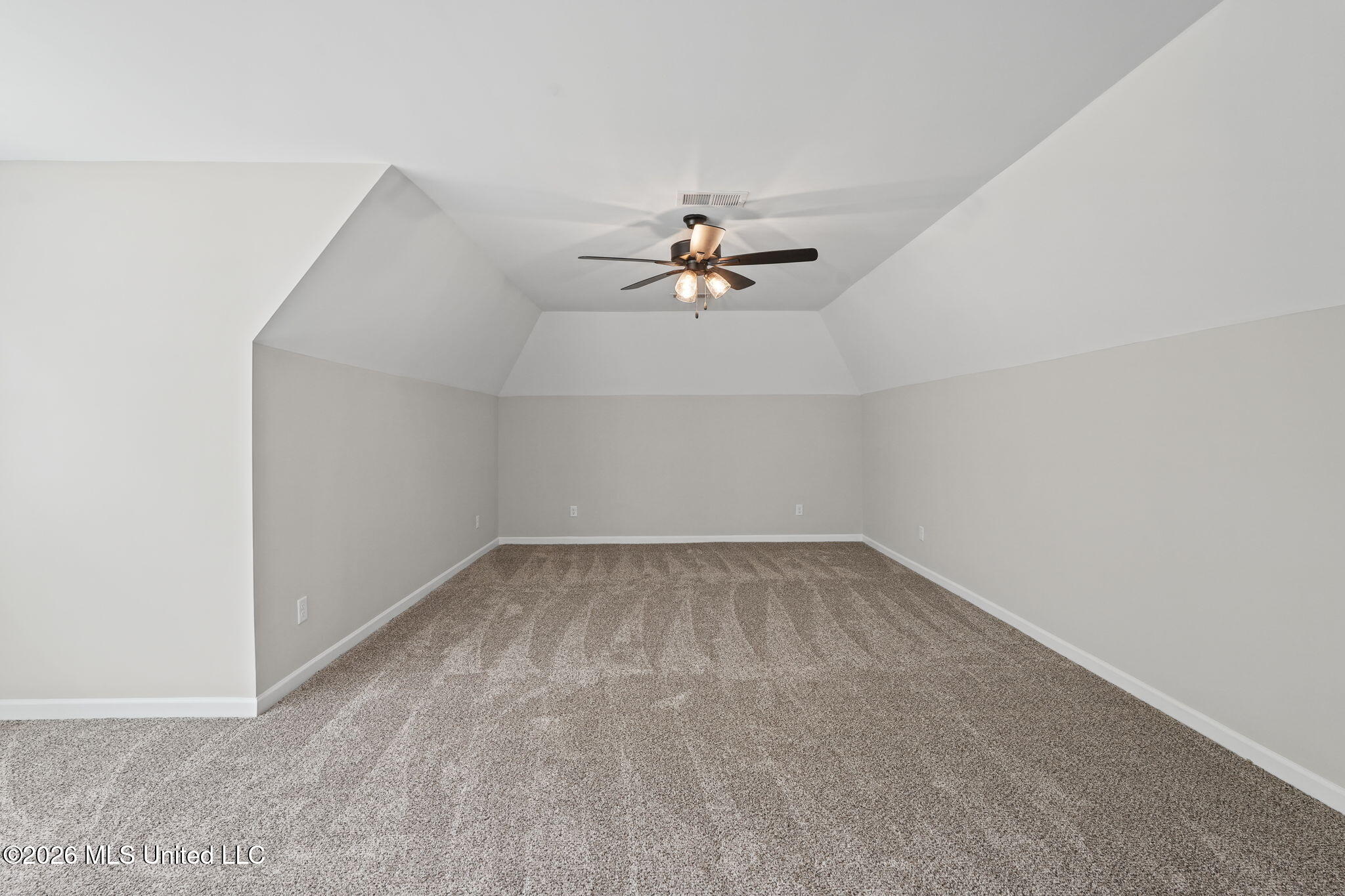 7160 Soaring Oaks Cove Property Photo 22