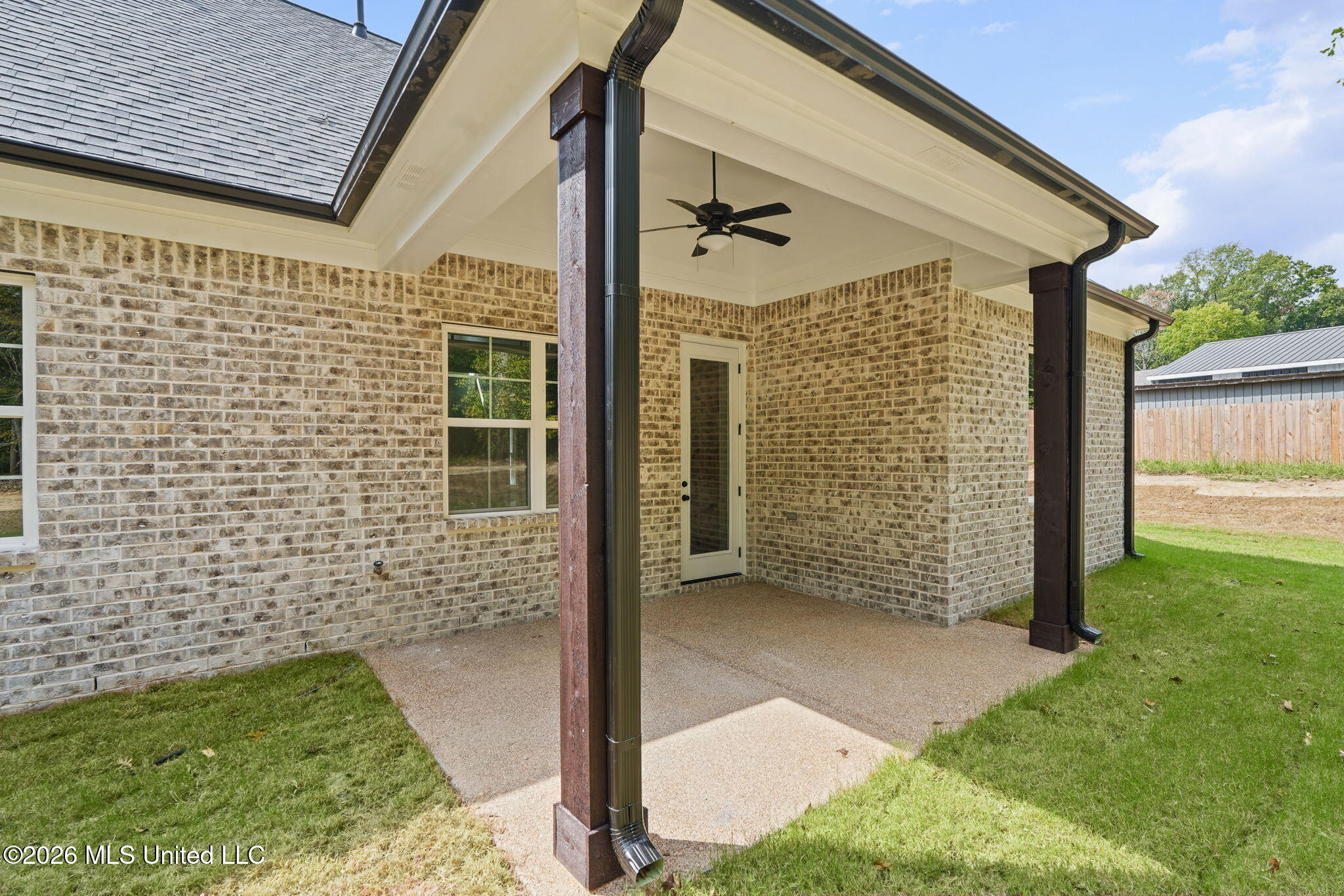 7160 Soaring Oaks Cove Property Photo 24