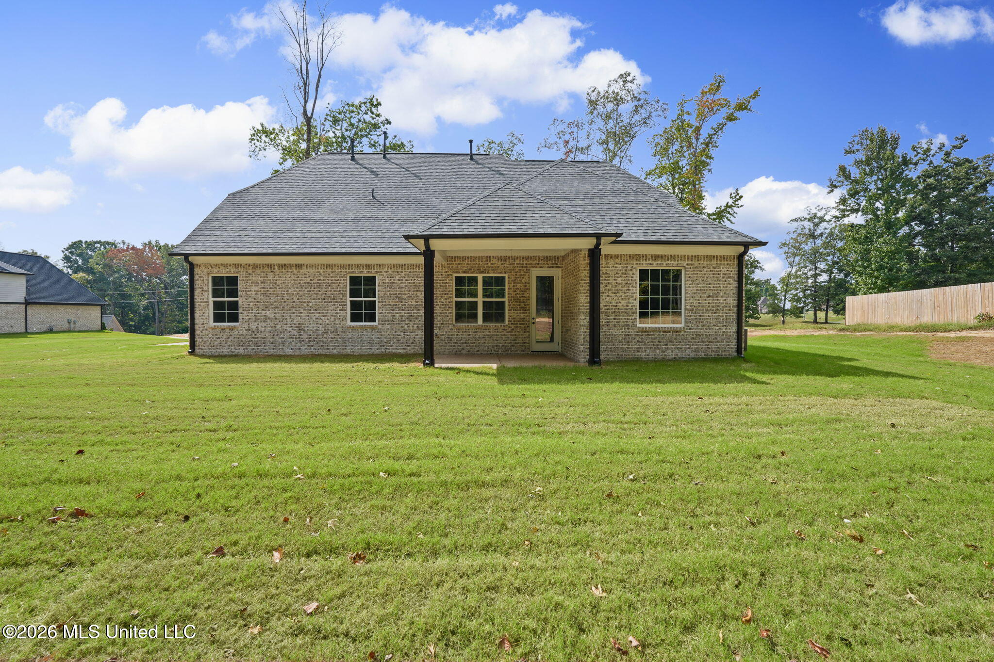 7160 Soaring Oaks Cove Property Photo 25