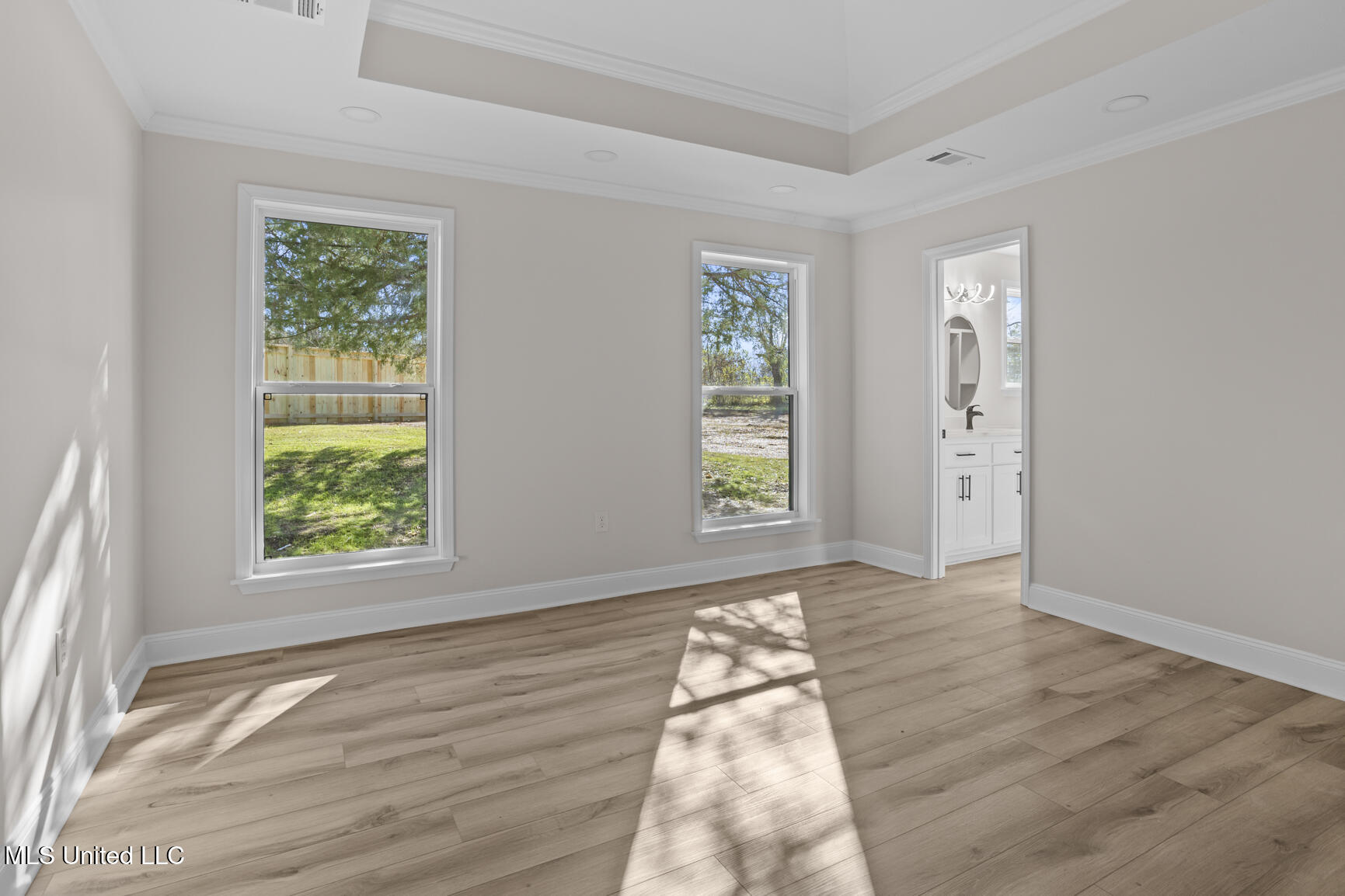 2449 W Mountain Creek Road Property Photo 9