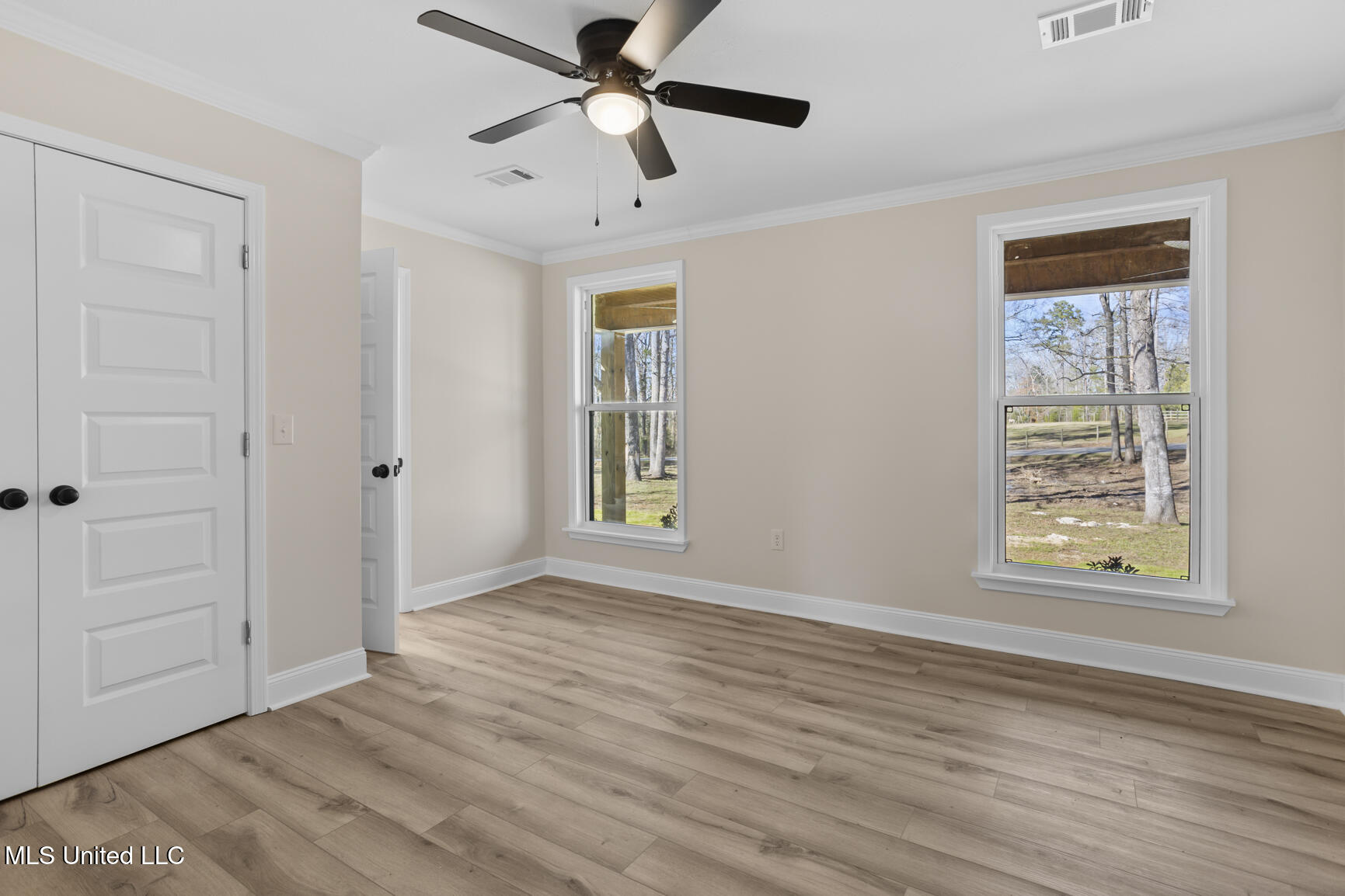 2449 W Mountain Creek Road Property Photo 13