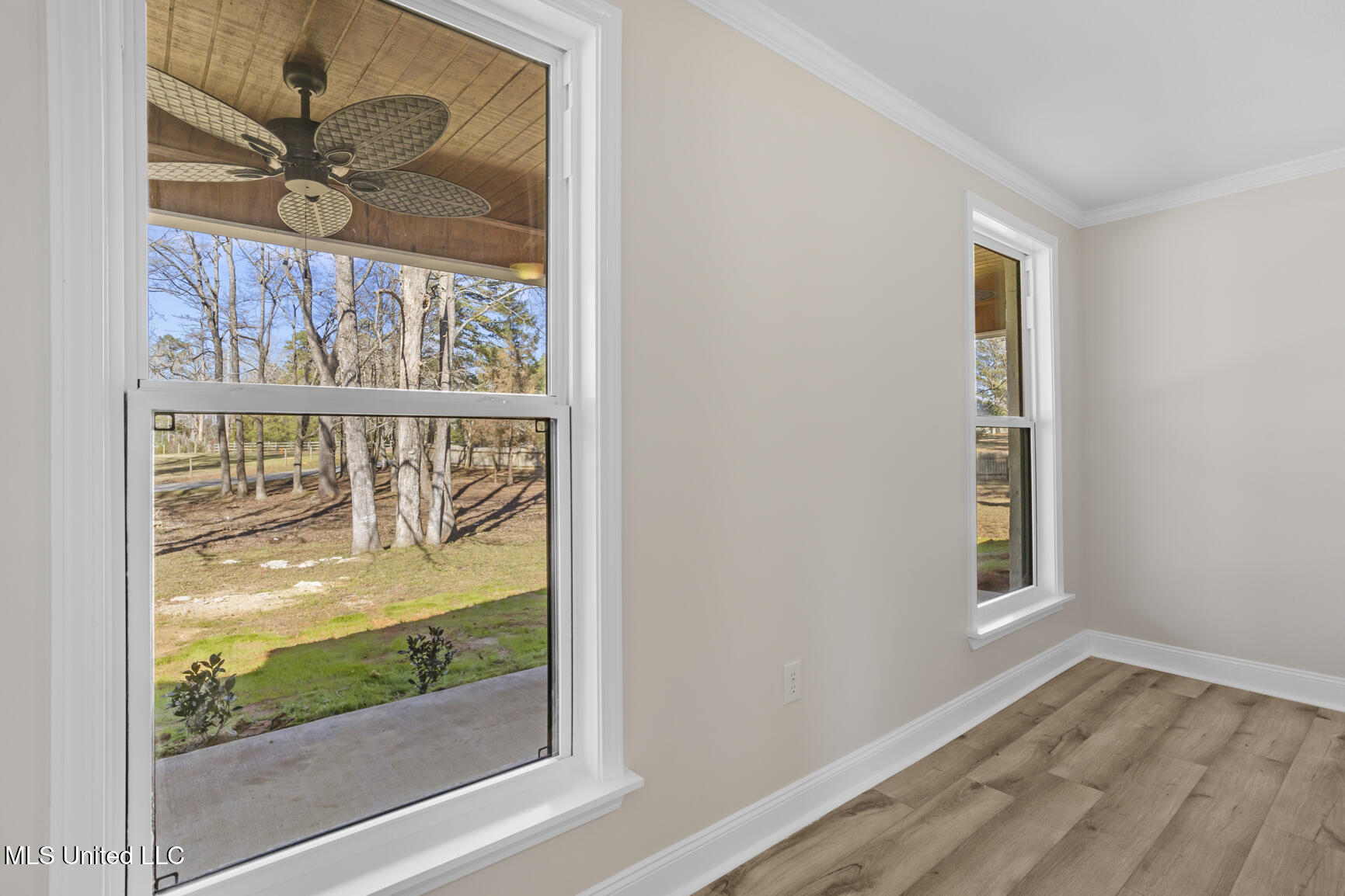 2449 W Mountain Creek Road Property Photo 14