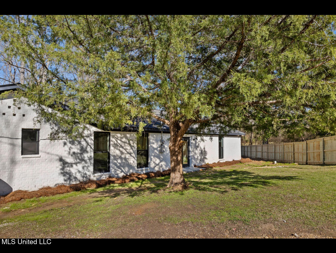 2449 W Mountain Creek Road Property Photo 21