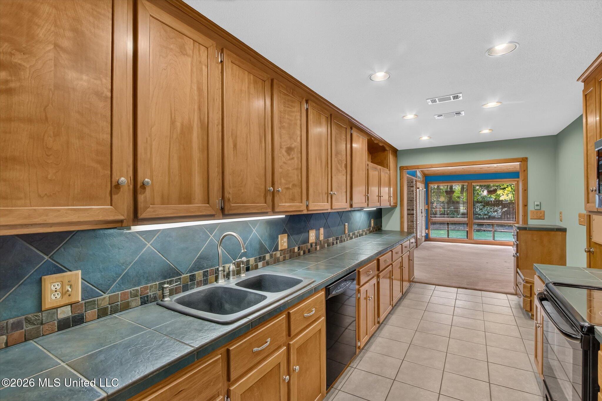 112 S Wright Avenue Property Photo 14