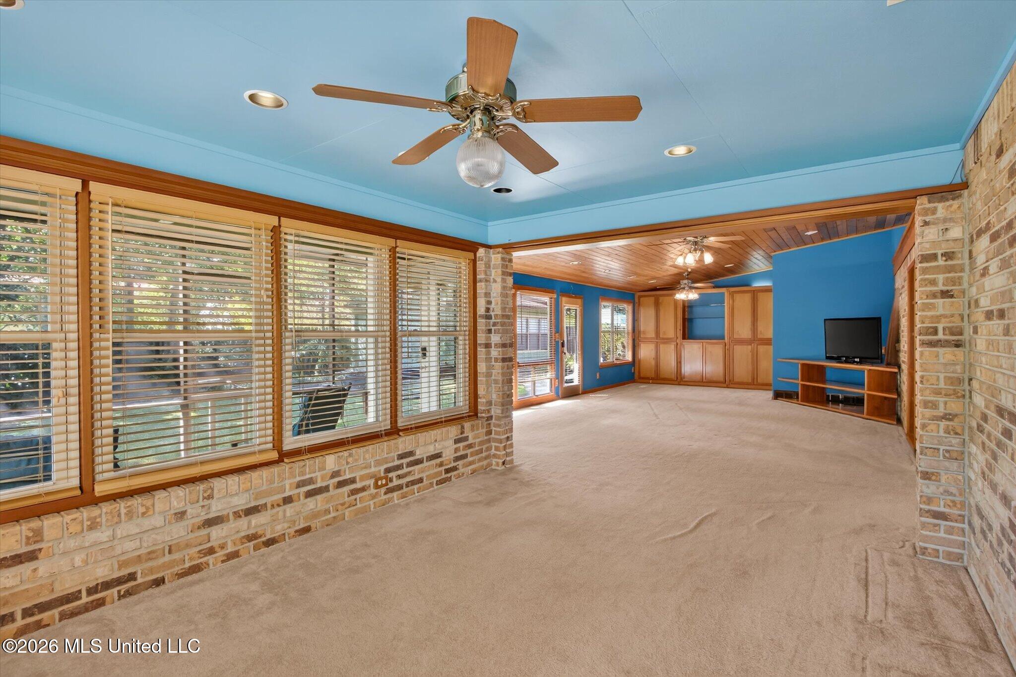 112 S Wright Avenue Property Photo 23