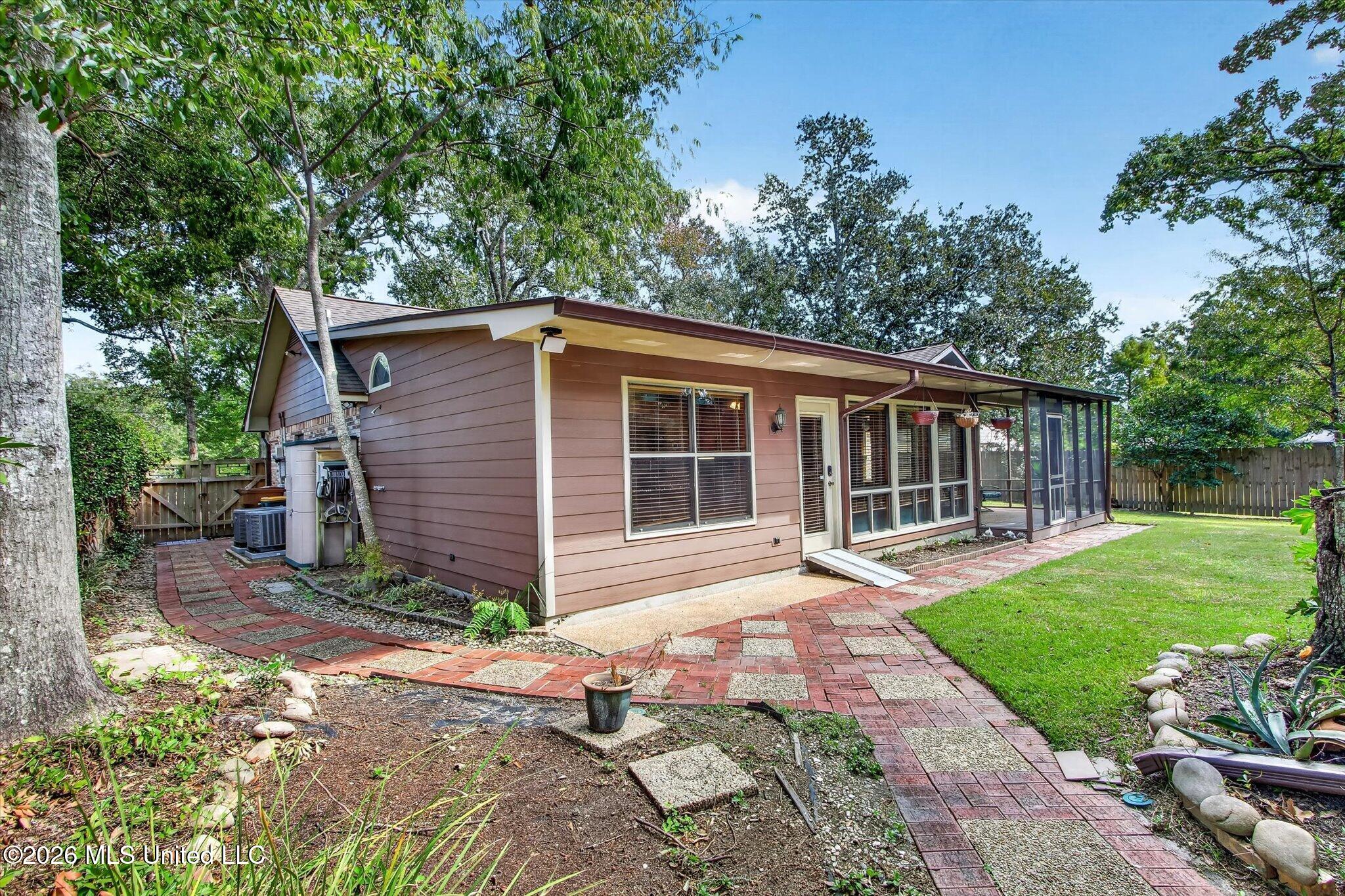 112 S Wright Avenue Property Photo 40