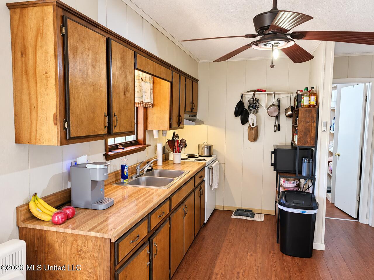 2933 Benjo Road Property Photo 4