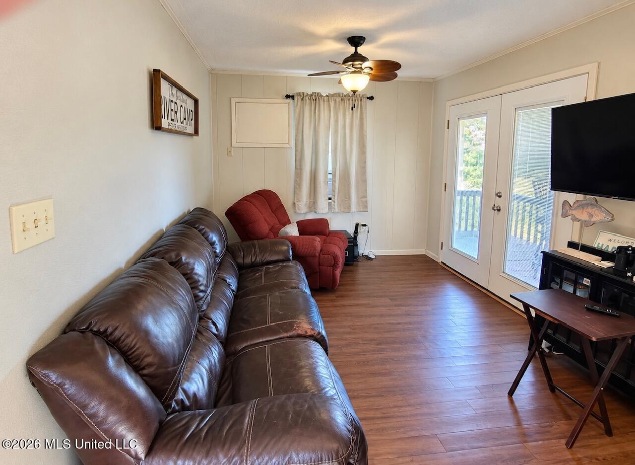 2933 Benjo Road Property Photo 5