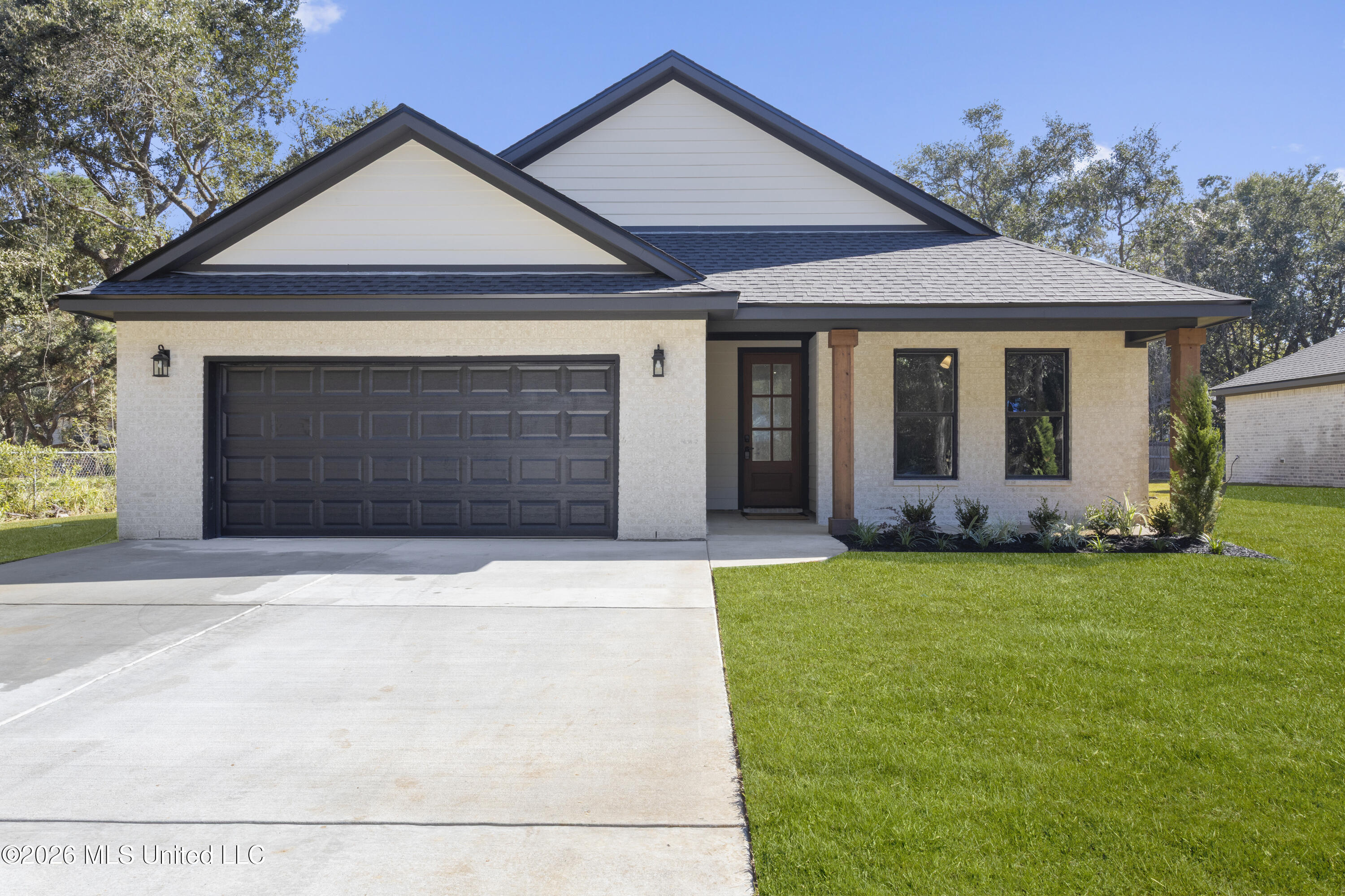 1616 Deer Street Property Photo 1