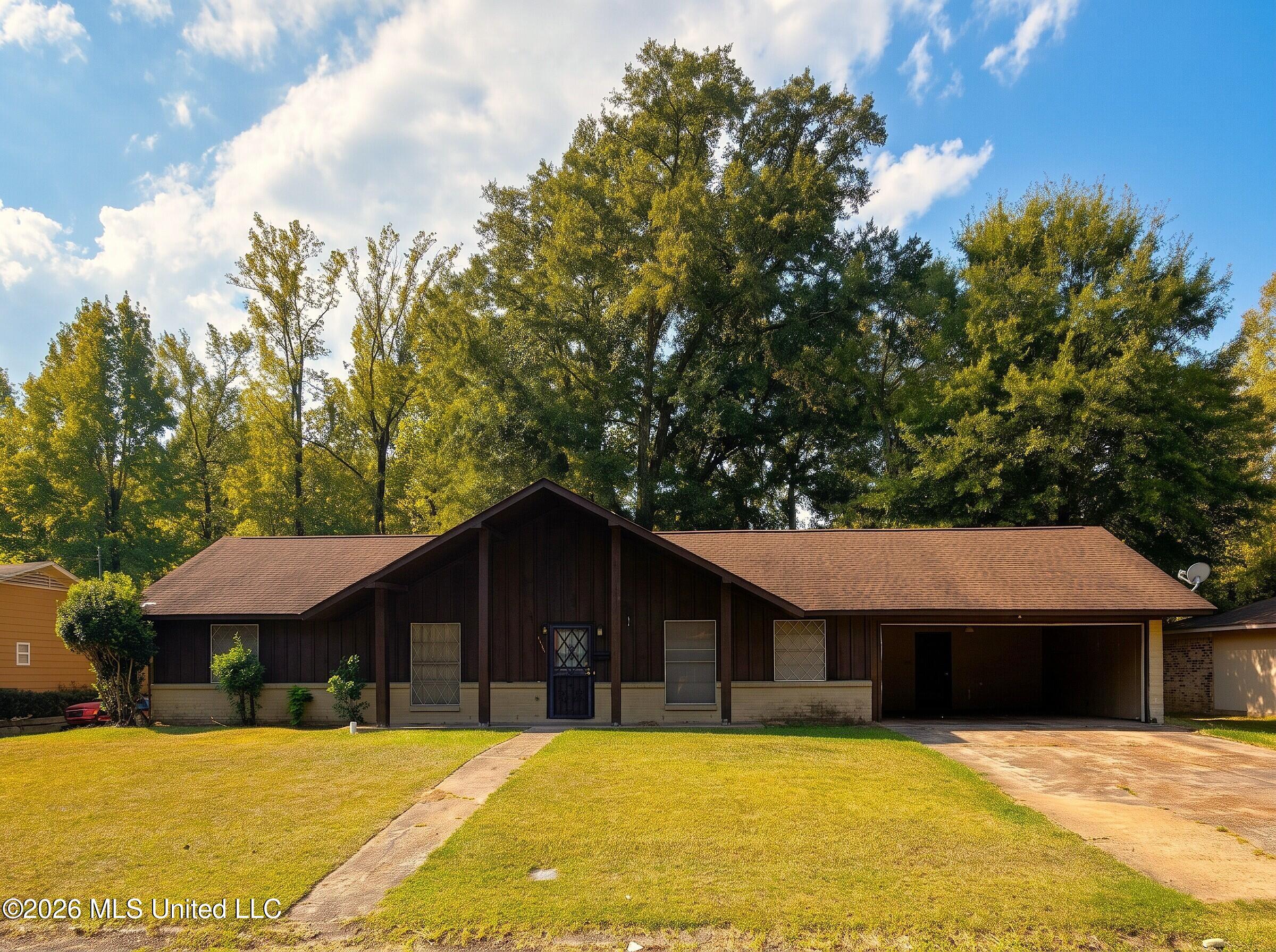 359 Lynwood Lane Property Photo 1