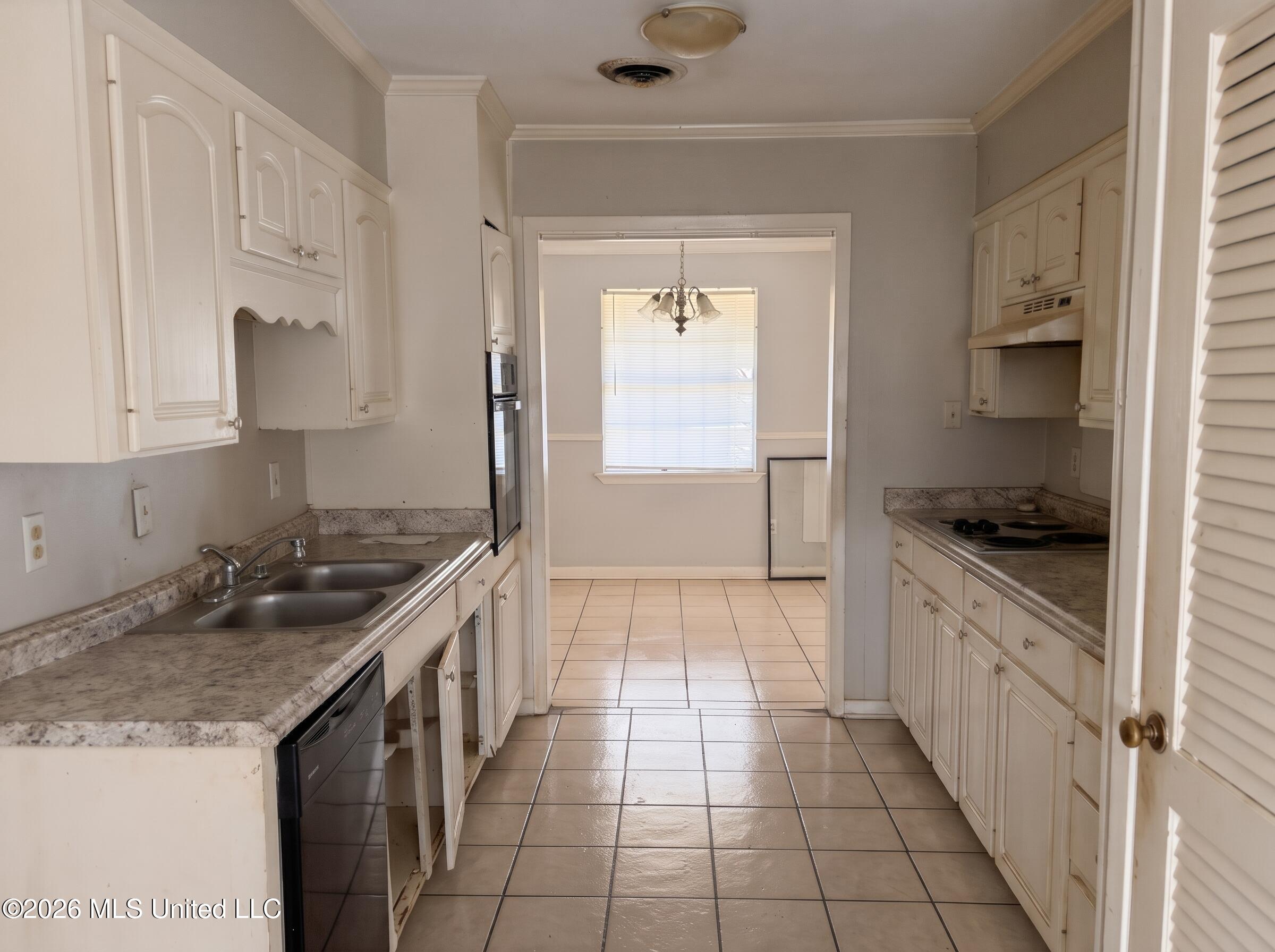359 Lynwood Lane Property Photo 2