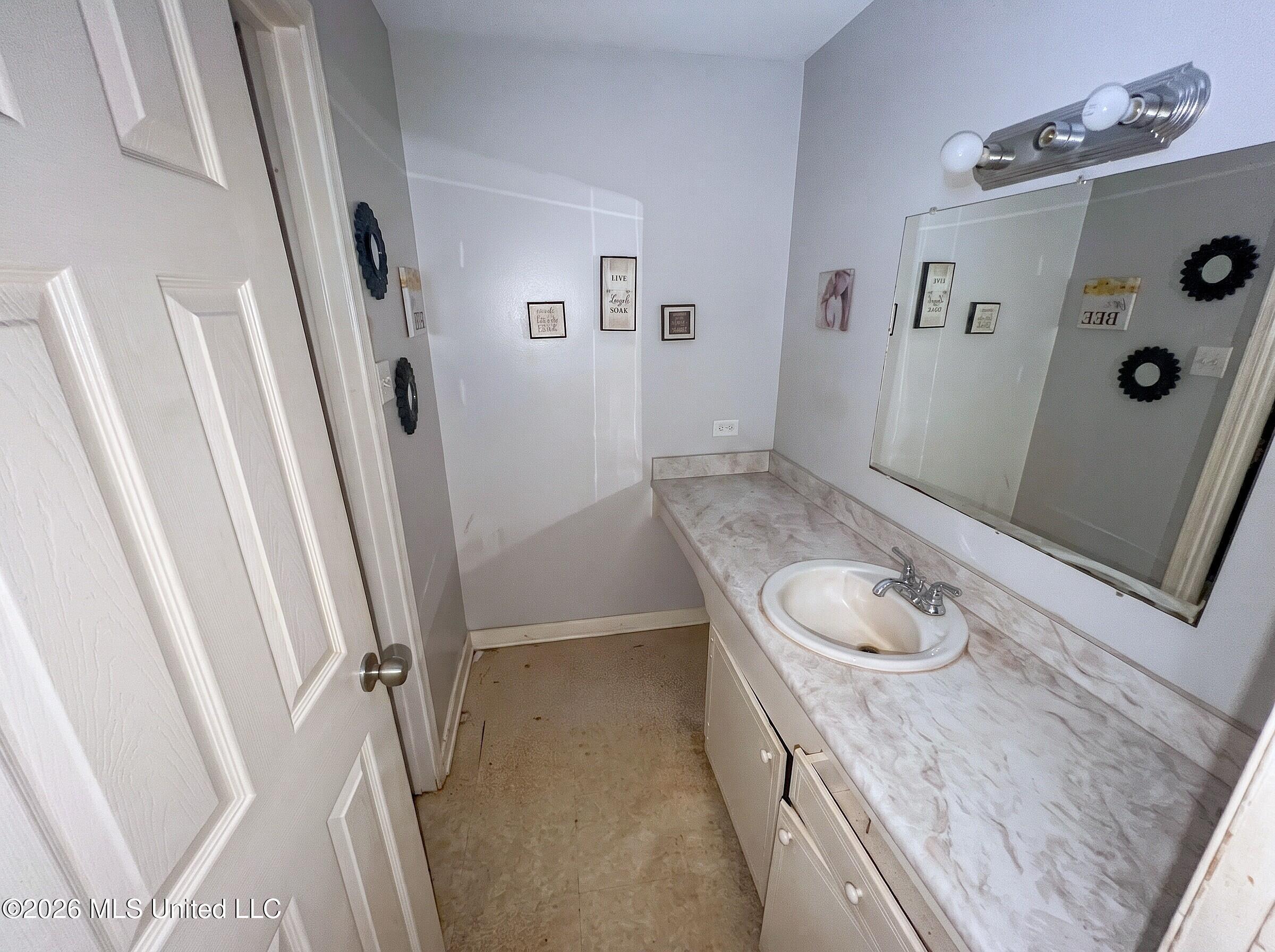 359 Lynwood Lane Property Photo 9