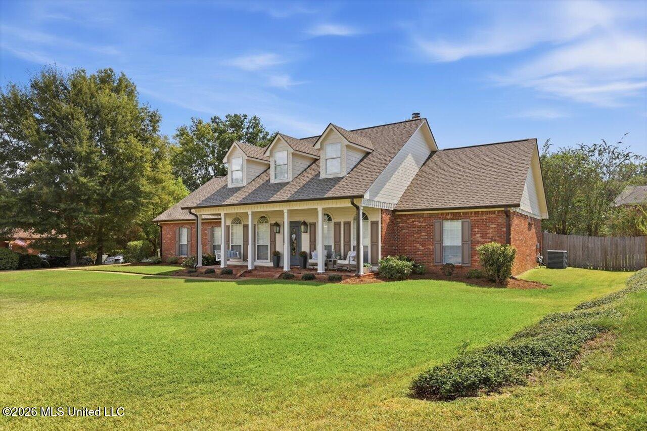 534 Lake Pointe Lane Property Photo 2