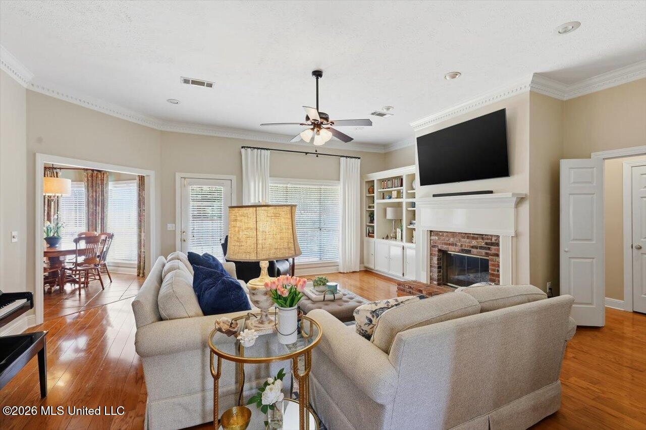 534 Lake Pointe Lane Property Photo 9