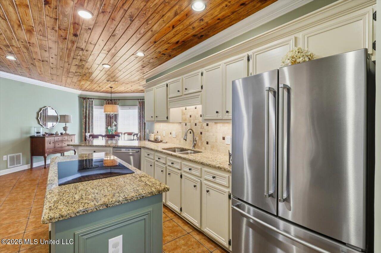 534 Lake Pointe Lane Property Photo 19