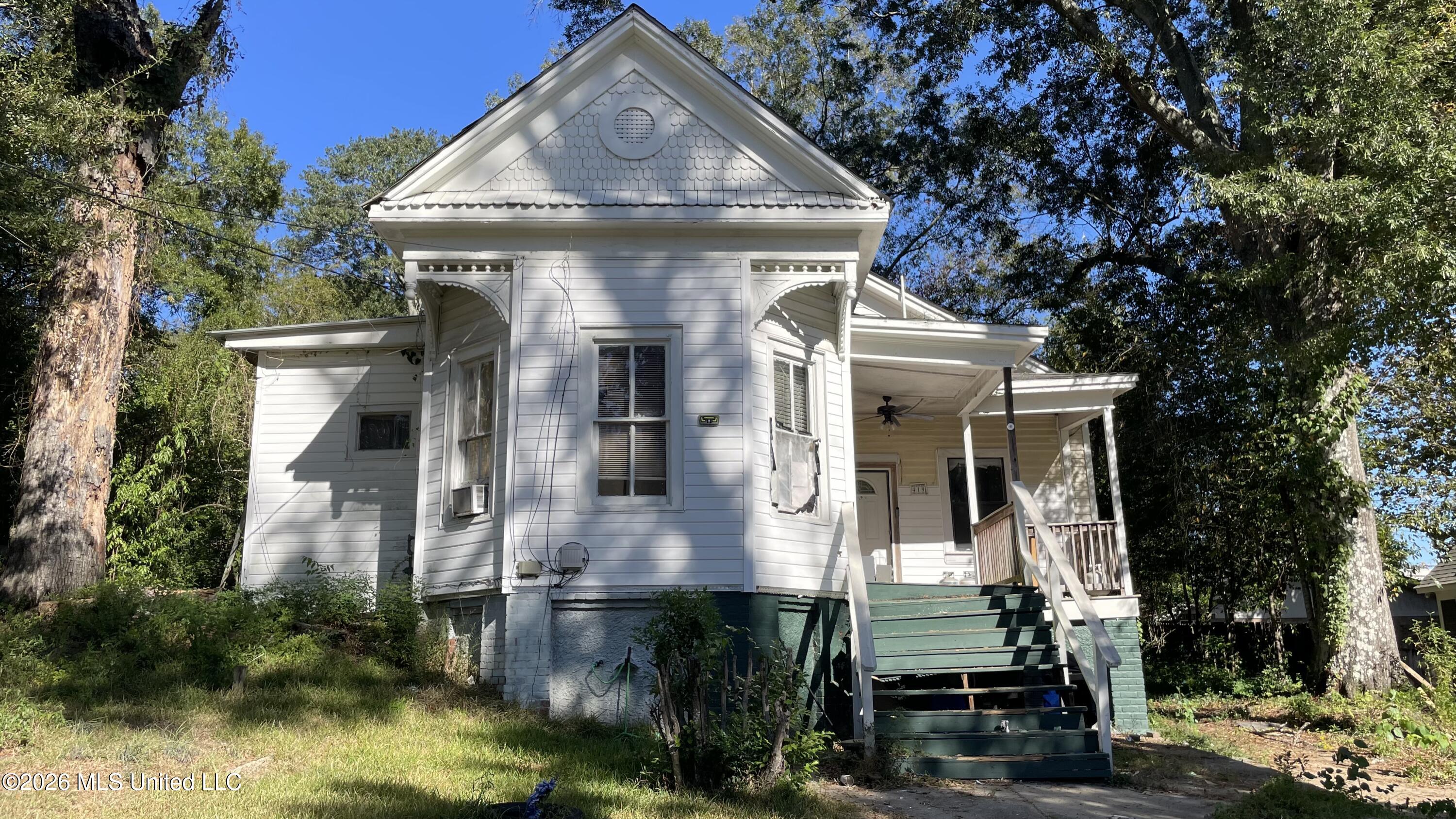 419 S Broadway Street Property Photo 1