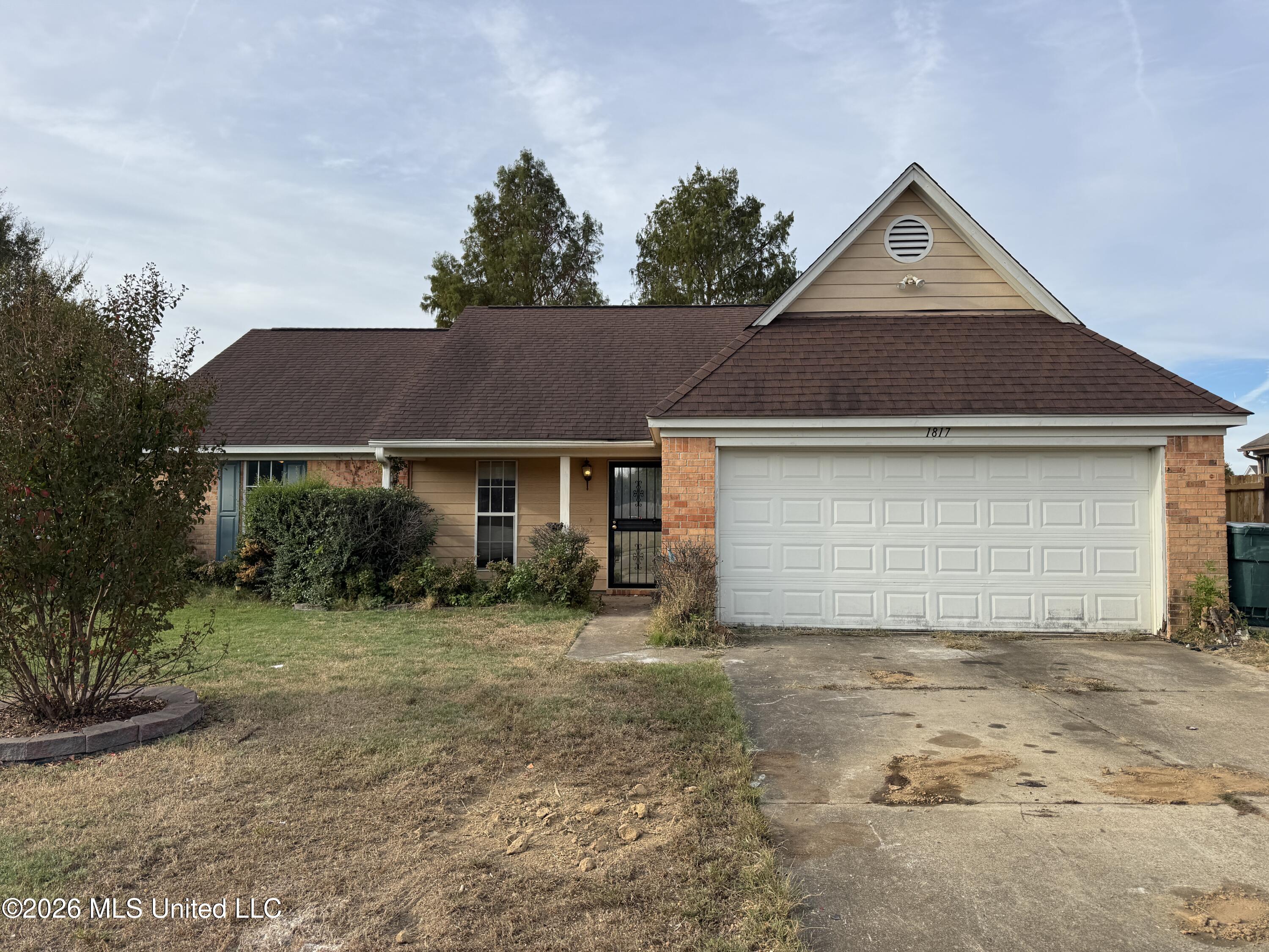 1817 W Sarah Ann Drive Property Photo 1