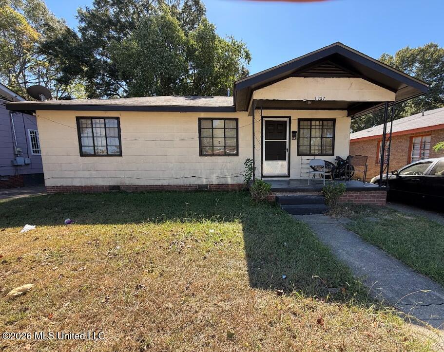 1327 Fernwood Drive Property Photo 2