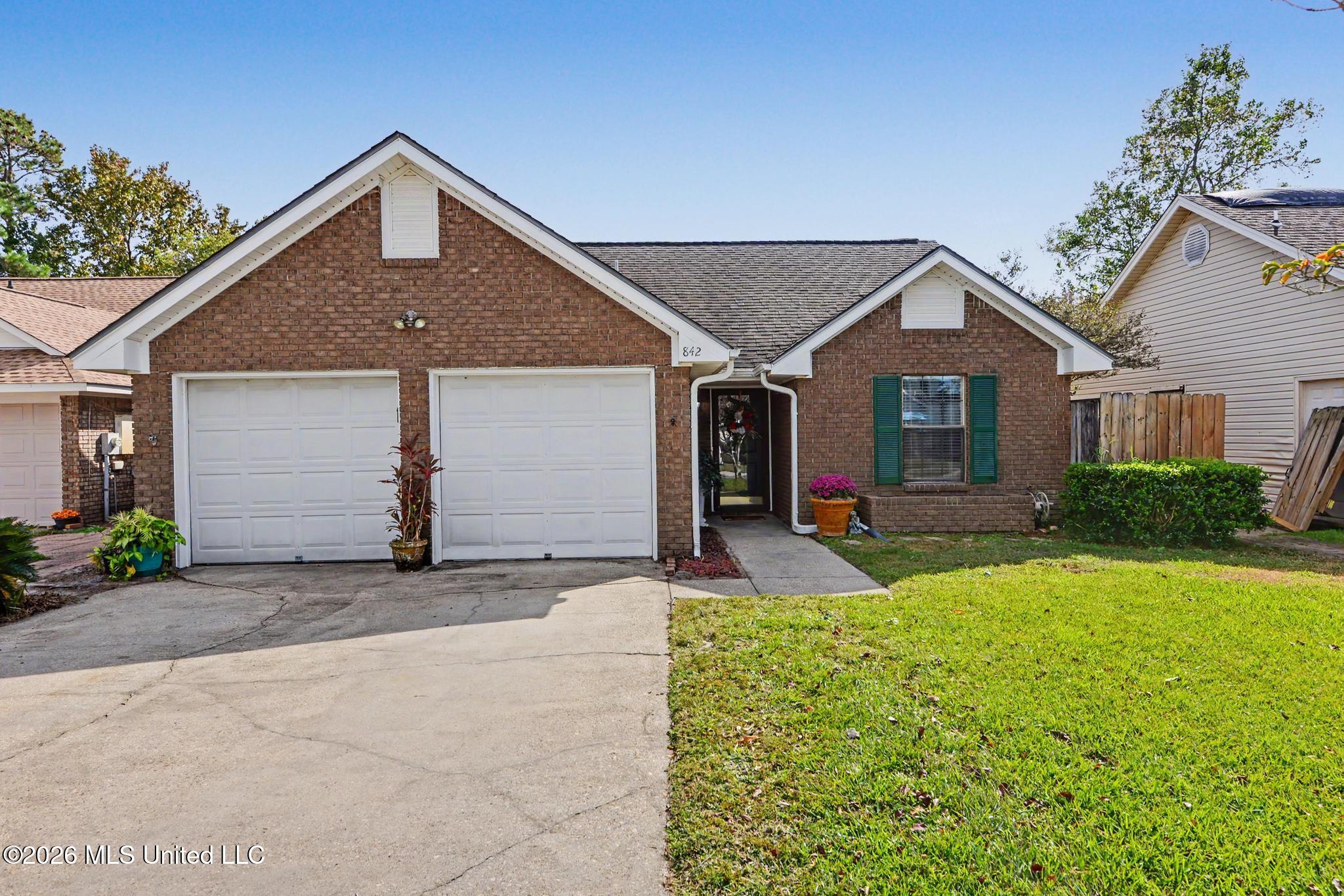 842 Ravenwood Court Property Photo 1