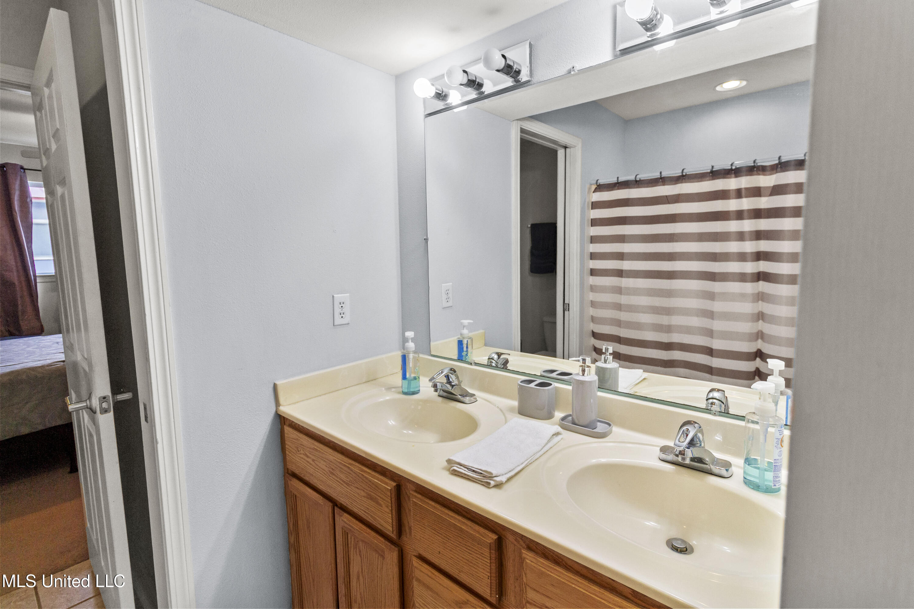1664 Beach Boulevard Property Photo 18