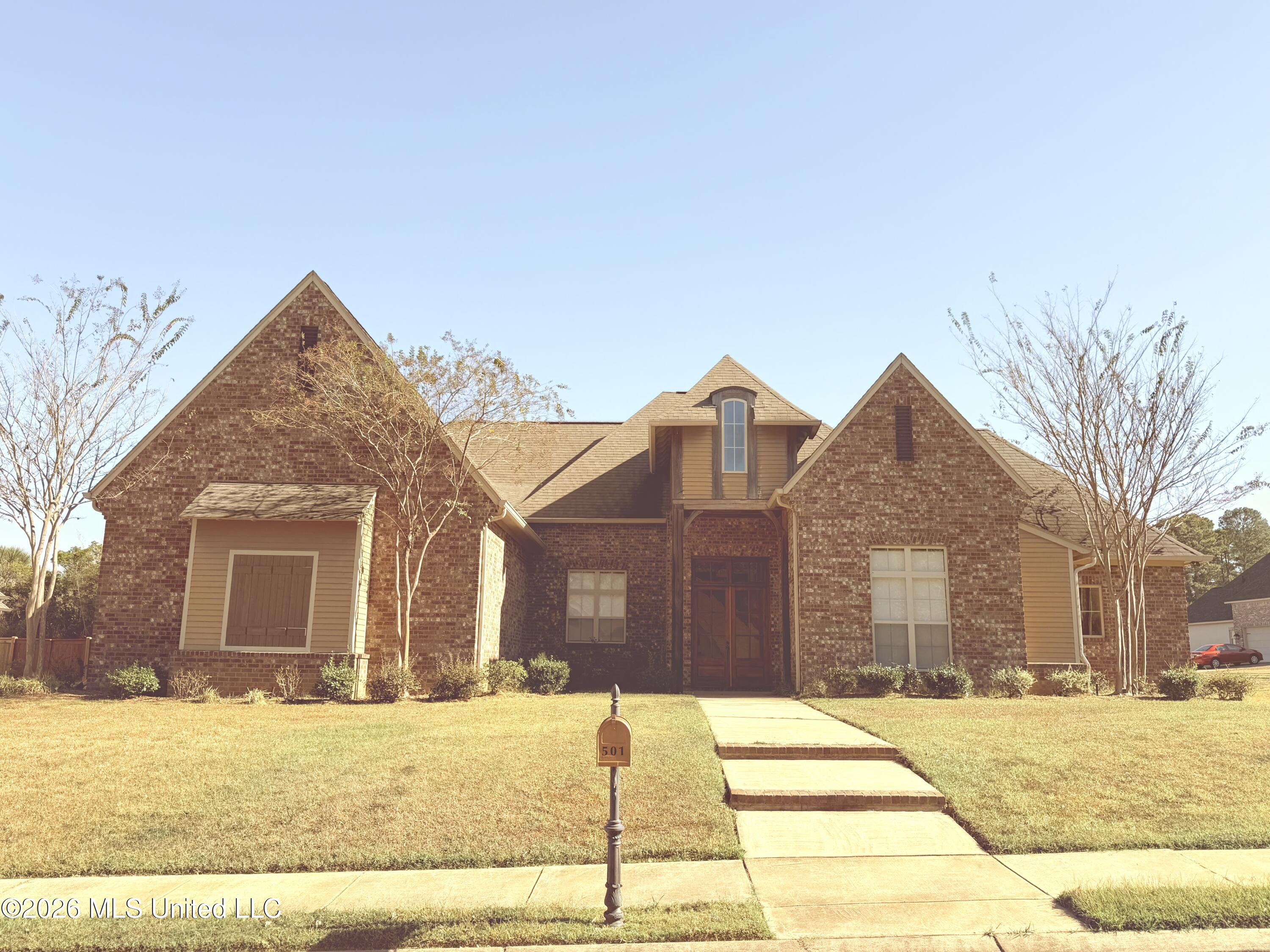 501 Newbury Drive Property Photo 1