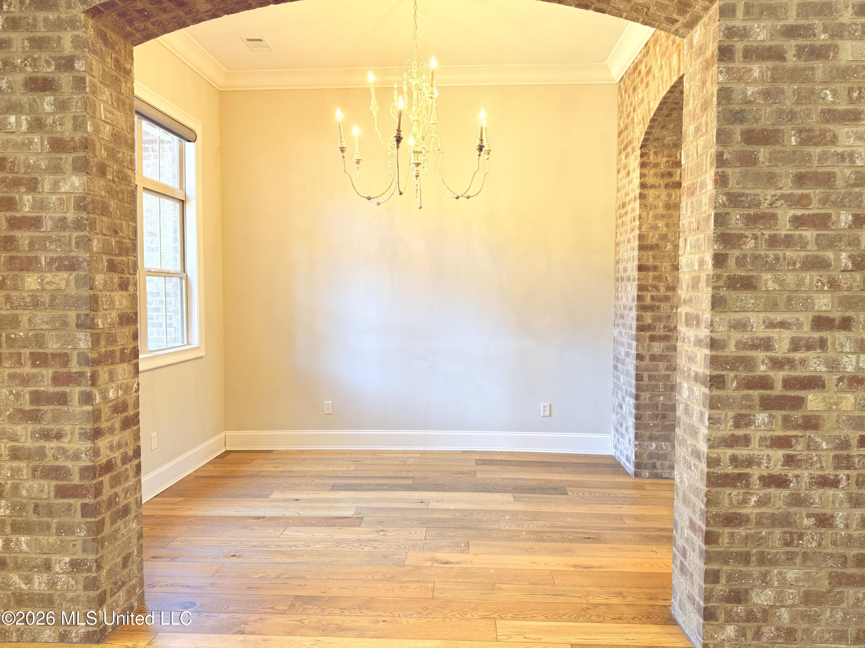 501 Newbury Drive Property Photo 6