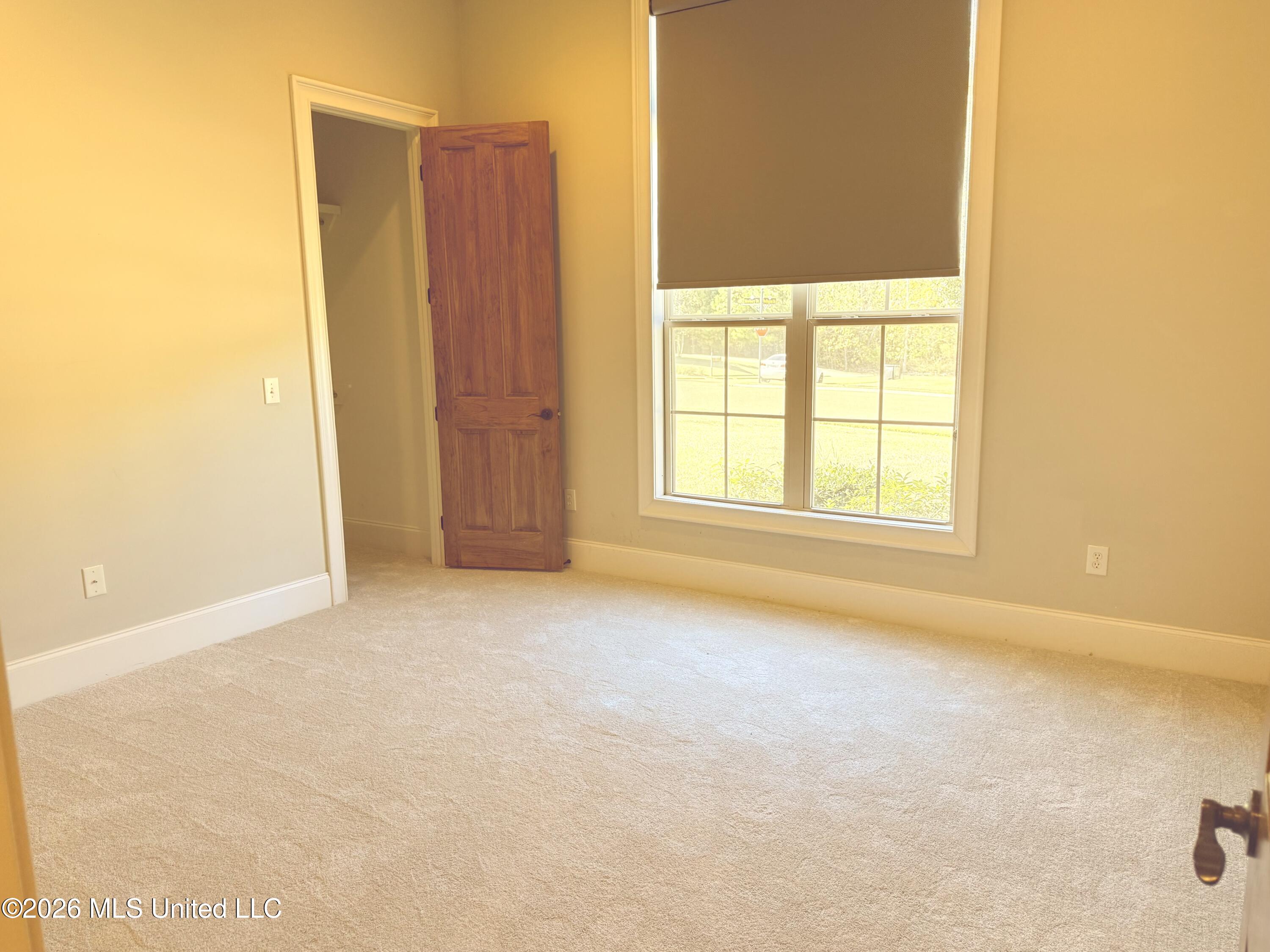 501 Newbury Drive Property Photo 8