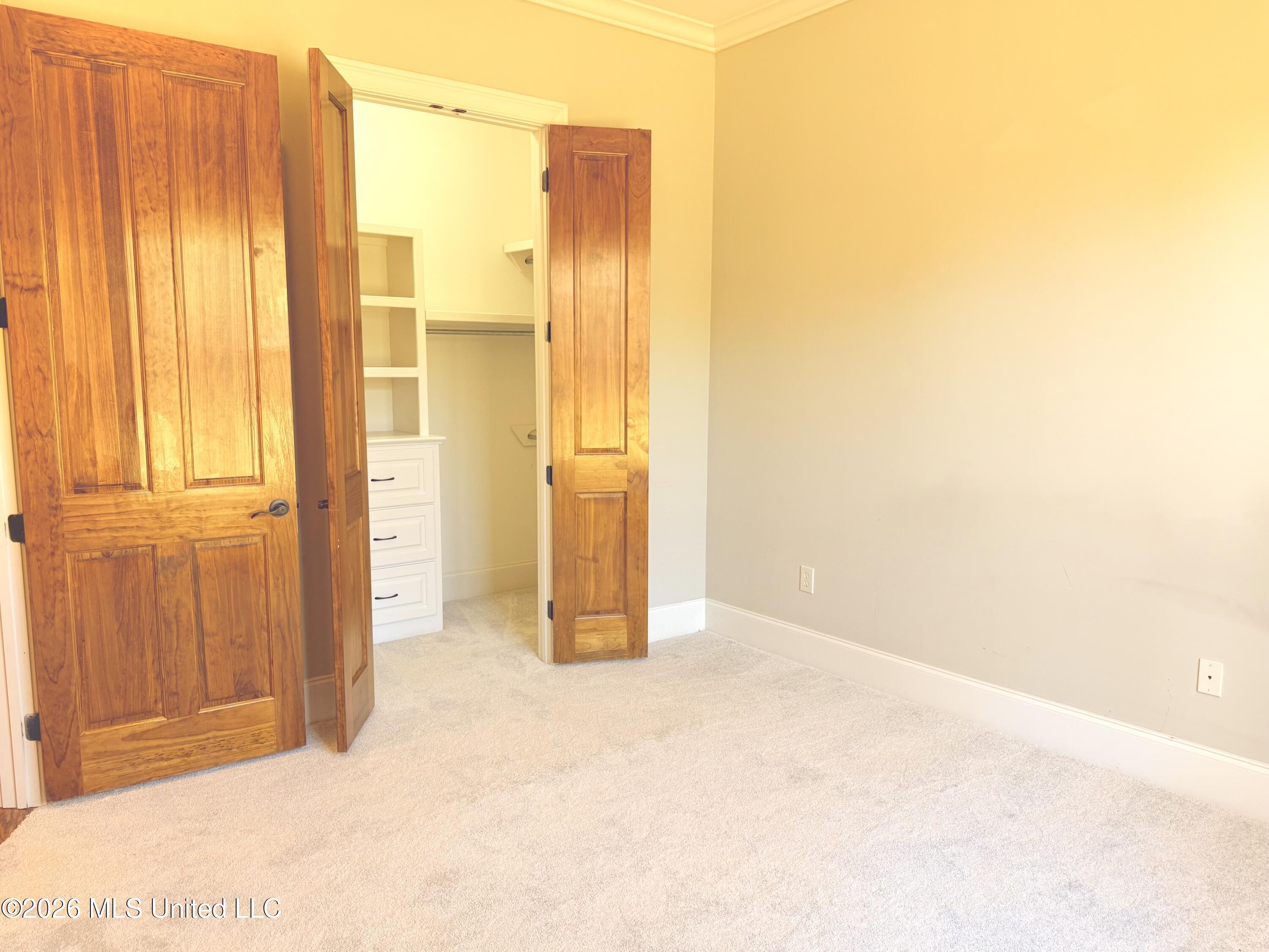 501 Newbury Drive Property Photo 12