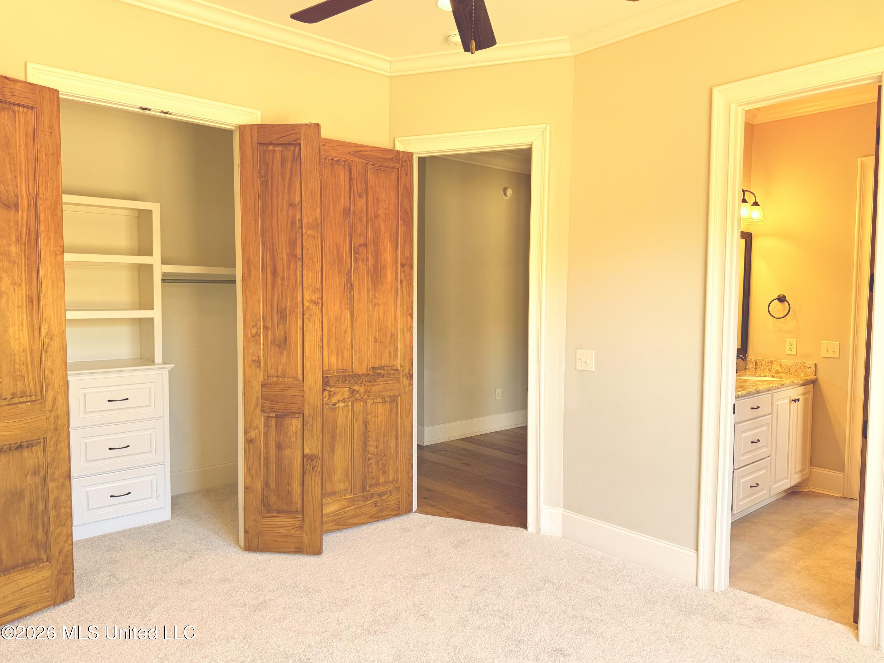 501 Newbury Drive Property Photo 14